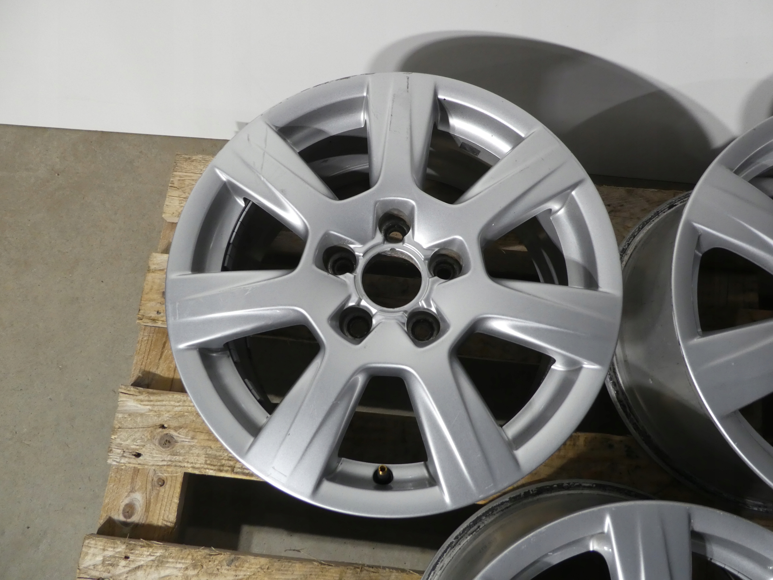 4X discs aluminium disc 1K0601025A VW 5X112