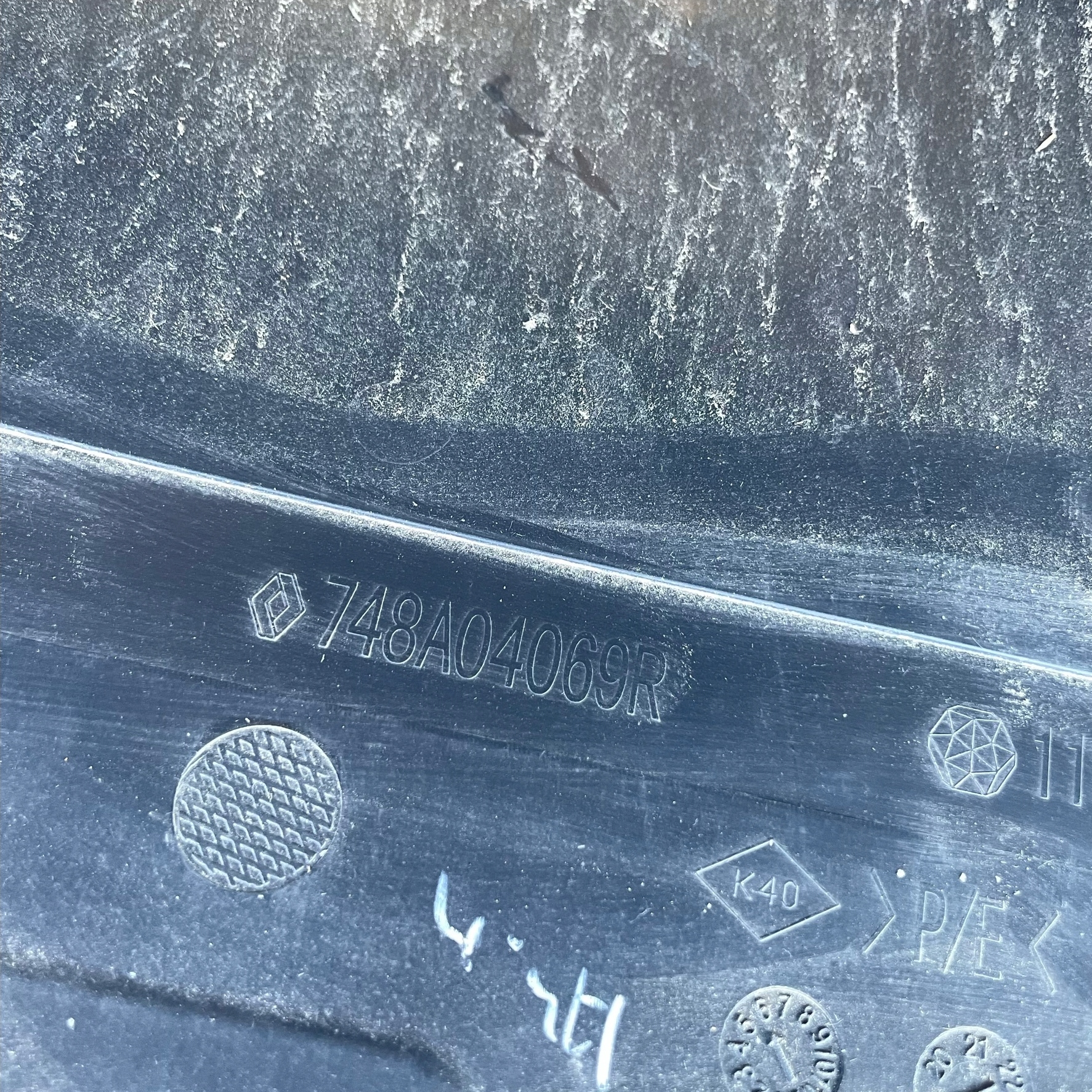 RENAULT CAPTUR II BLENDE ABDECKUNG UNTERE ABDECKUNG 748A04069R