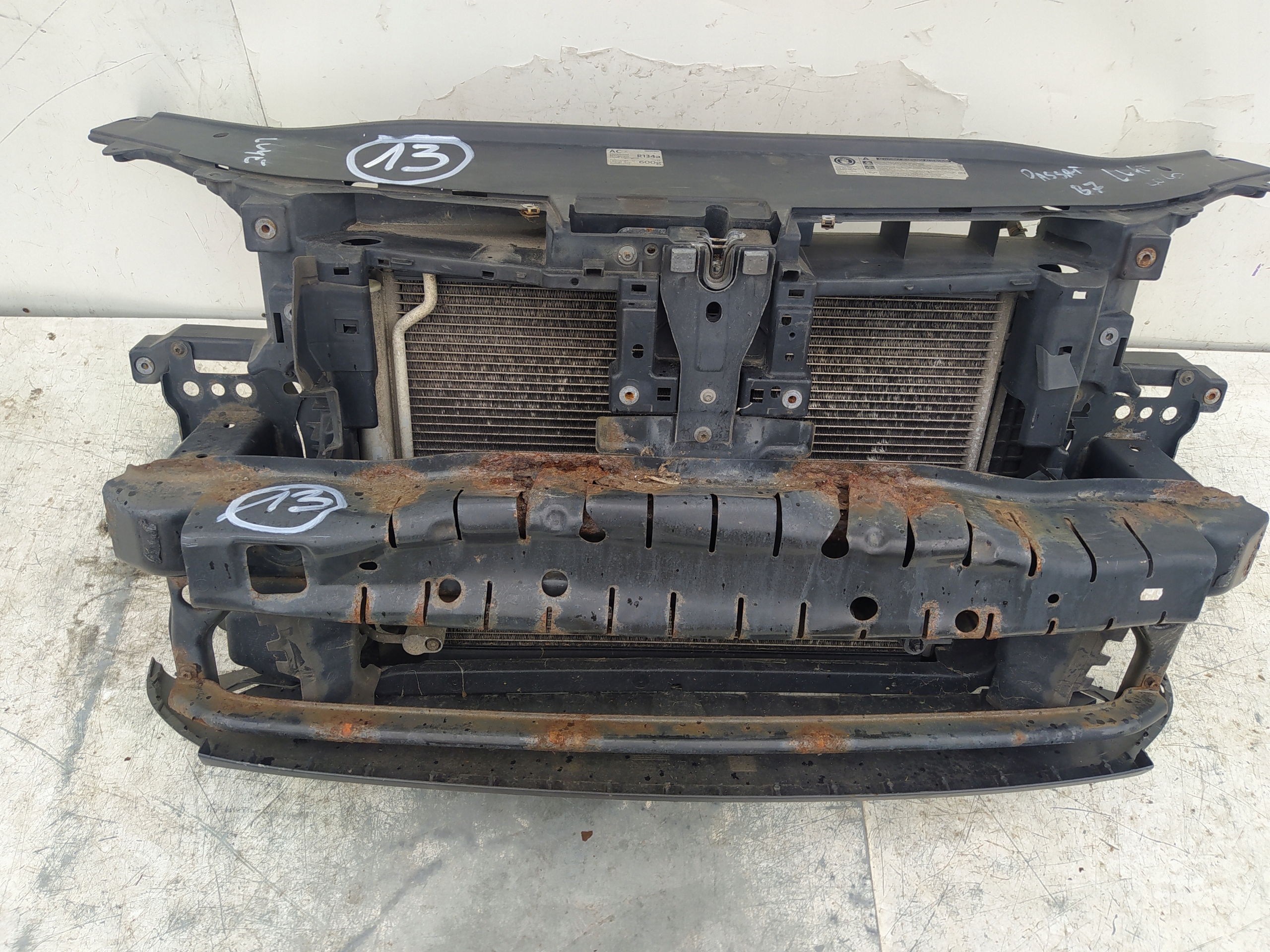 vw PASSAT B7 tdi панель передняя / телевизор 3AA805588D