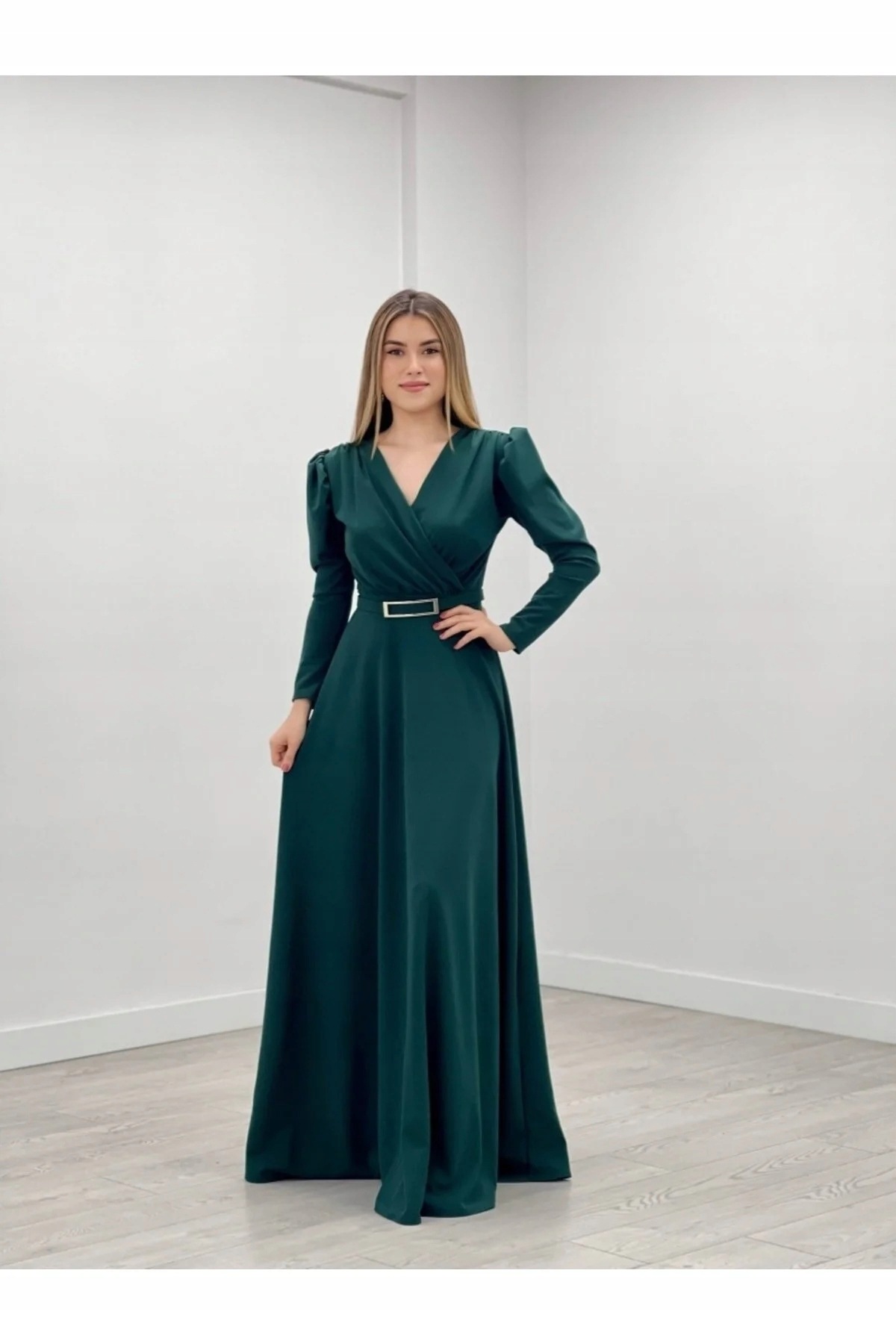 Elegantní Šaty S Volánky A Dlouhým Rukávem 44 5IA