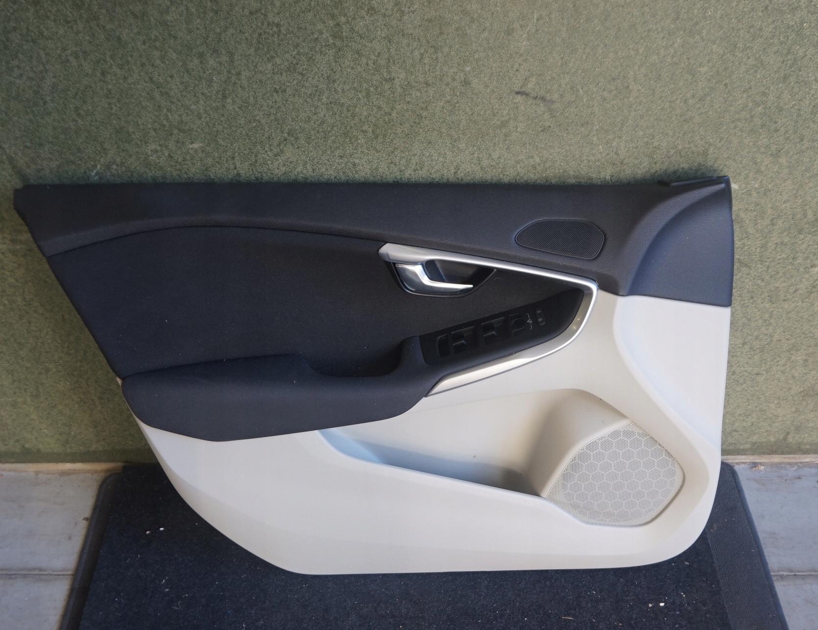 3065205Y5LV - Дверной бекон VOLVO V40 V40CC LHD Европа