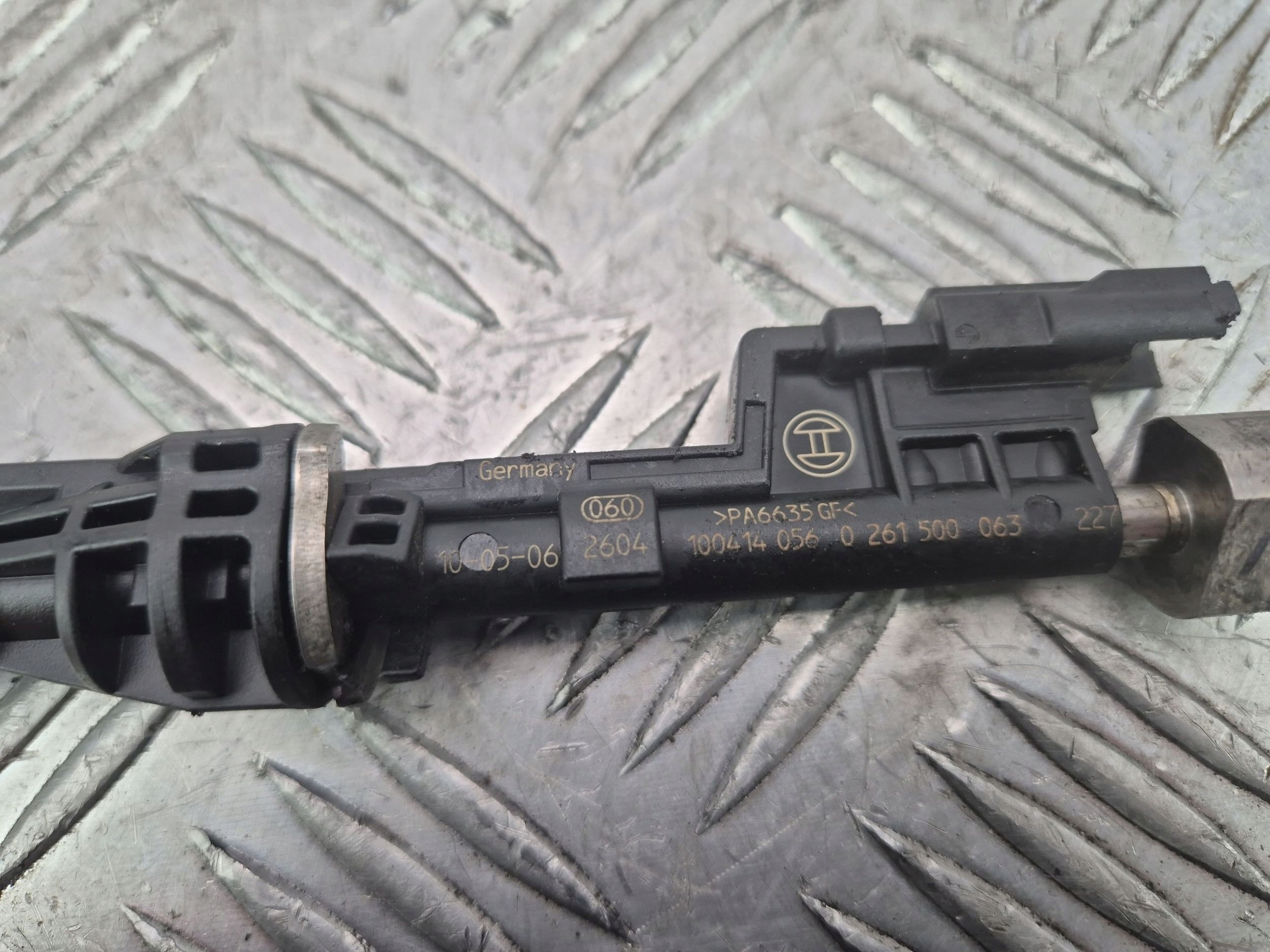 BMW X6 E71 E72 xDrive 35i injector 7568607 N55B30A