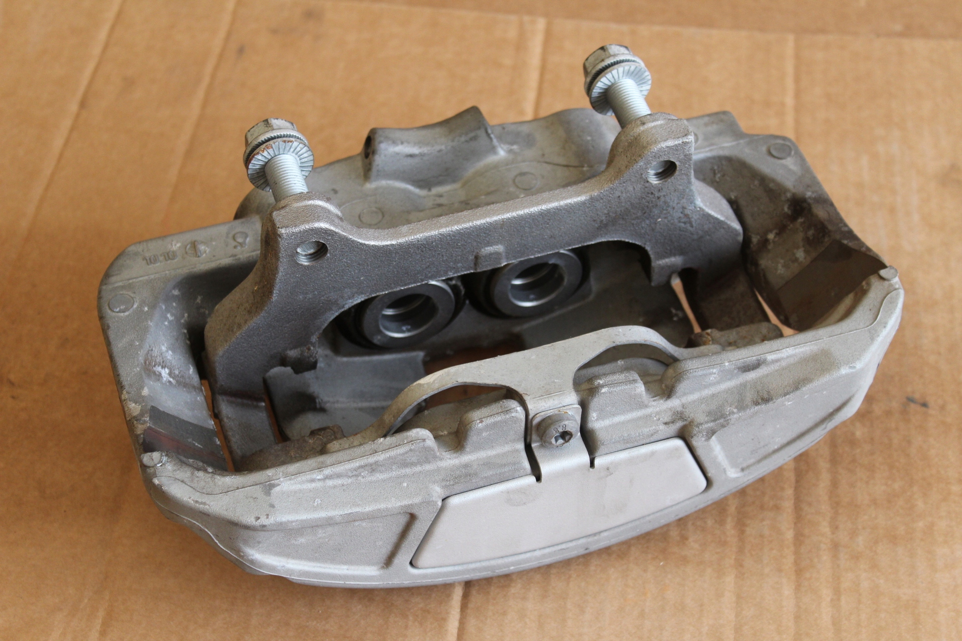 Zacisk hamulcowy przód prawy Audi A6 C7 4G LIFT Strona zabudowy prawa