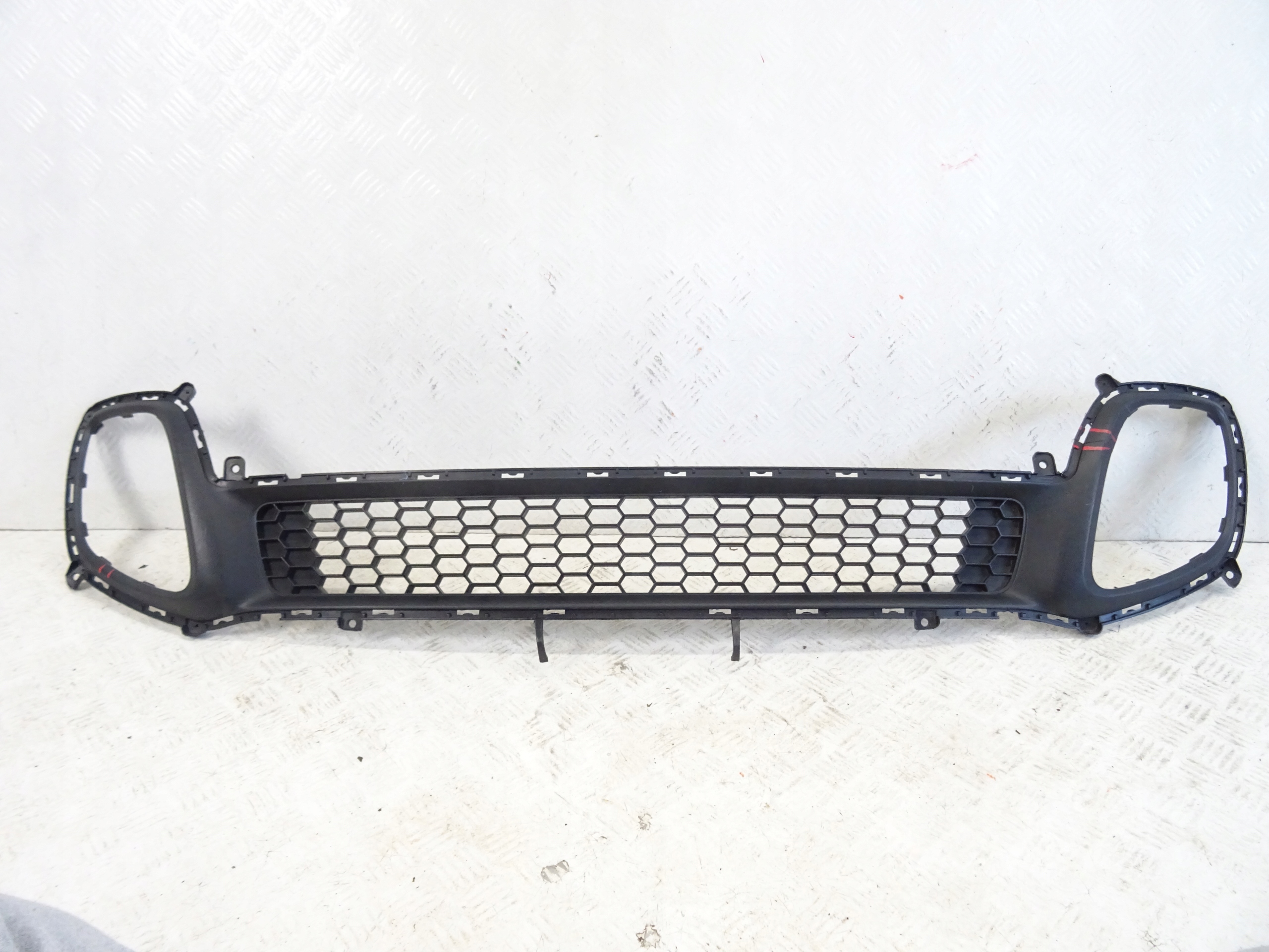 grid of a bumper front front central KIA PICANTO II 86569-1Y300