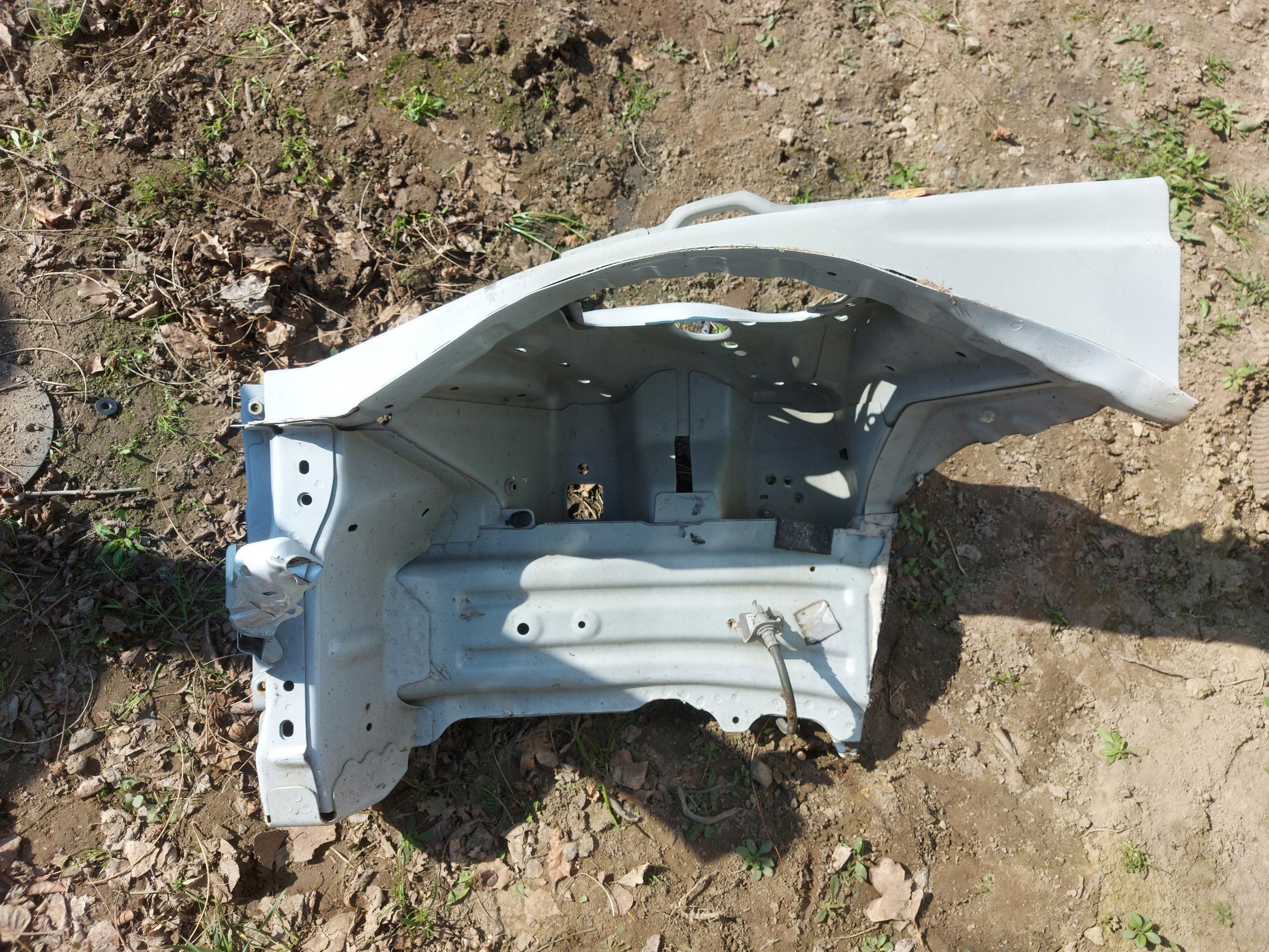 TESLA MODEL 3 quarter front left