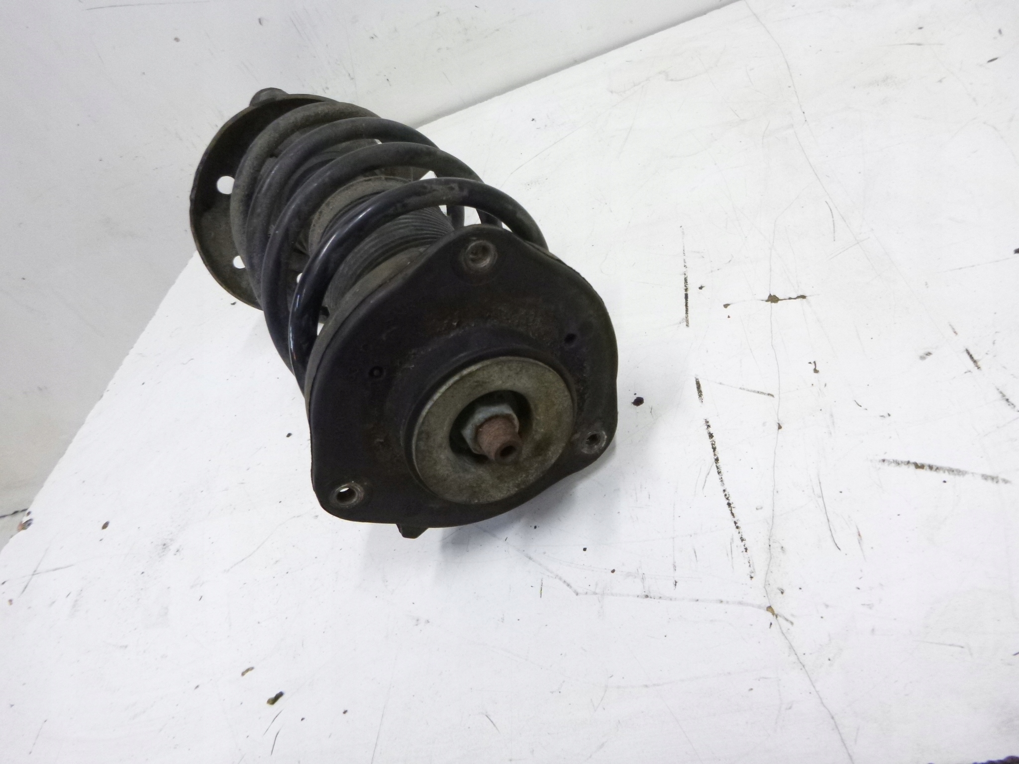 shock absorber front left Volkswagen Golf V 1.4 03-09r.