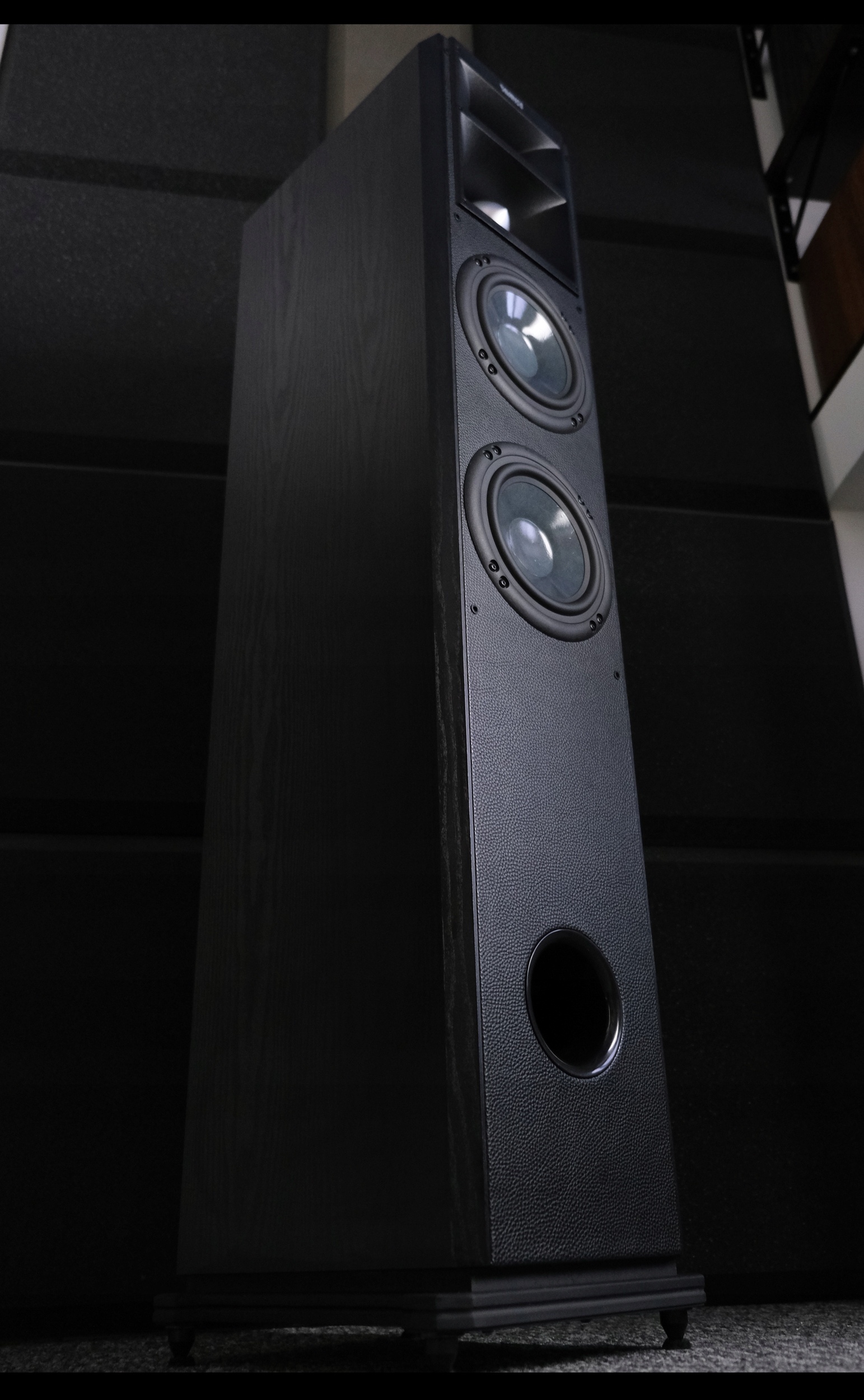 Zestaw kolumn podłogowych stereo AVANCE BETA-760 Model Beta-760