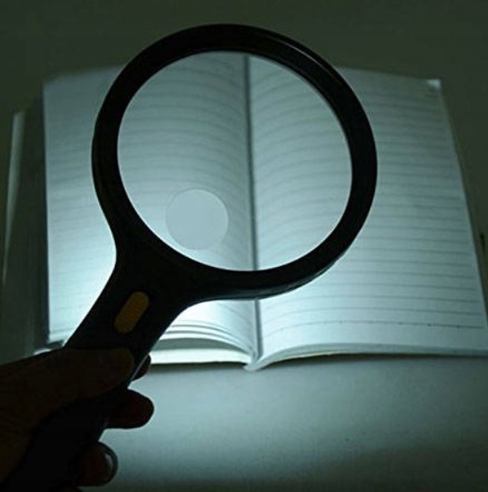 LUPA SZKŁO POWIĘKSZAJĄCE DO CZYTANIA ŚWIATŁO LED GRATIS 4x BATERIA AAA Model Lupa plus 4 bateria AAA