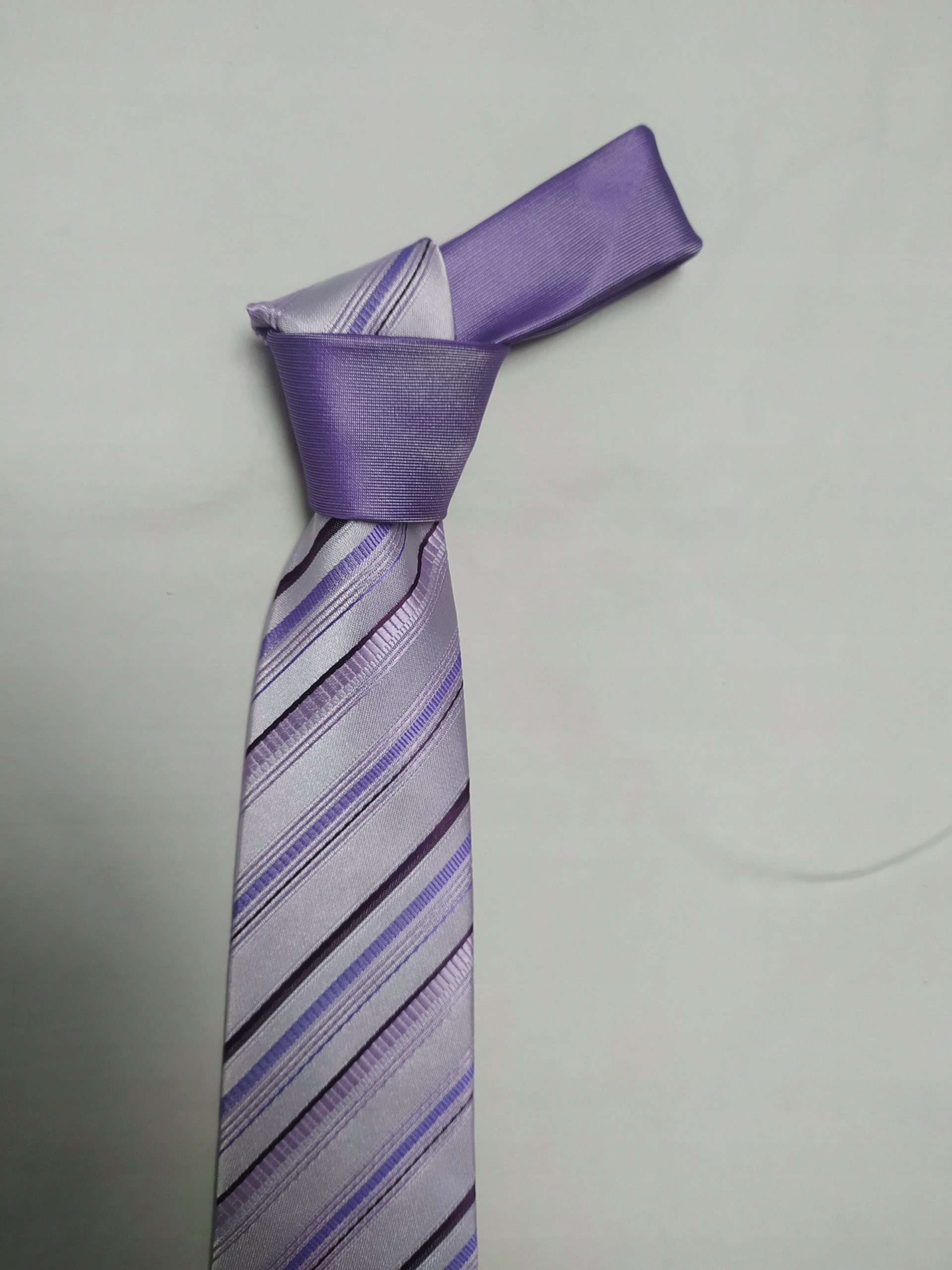 WYPRZEDAŻ ELEGANCKI KRAWAT DOBRA JAKOŚĆ