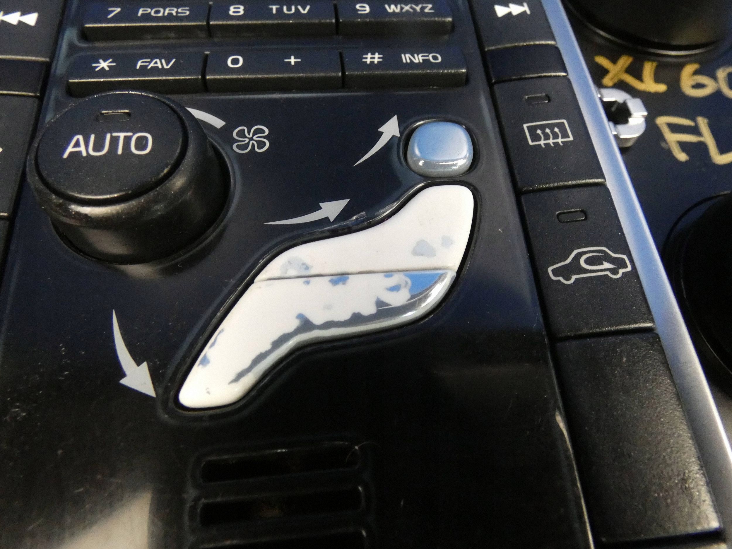 VOLVO XC60 et Unite commande clima Bouches buses RADIA