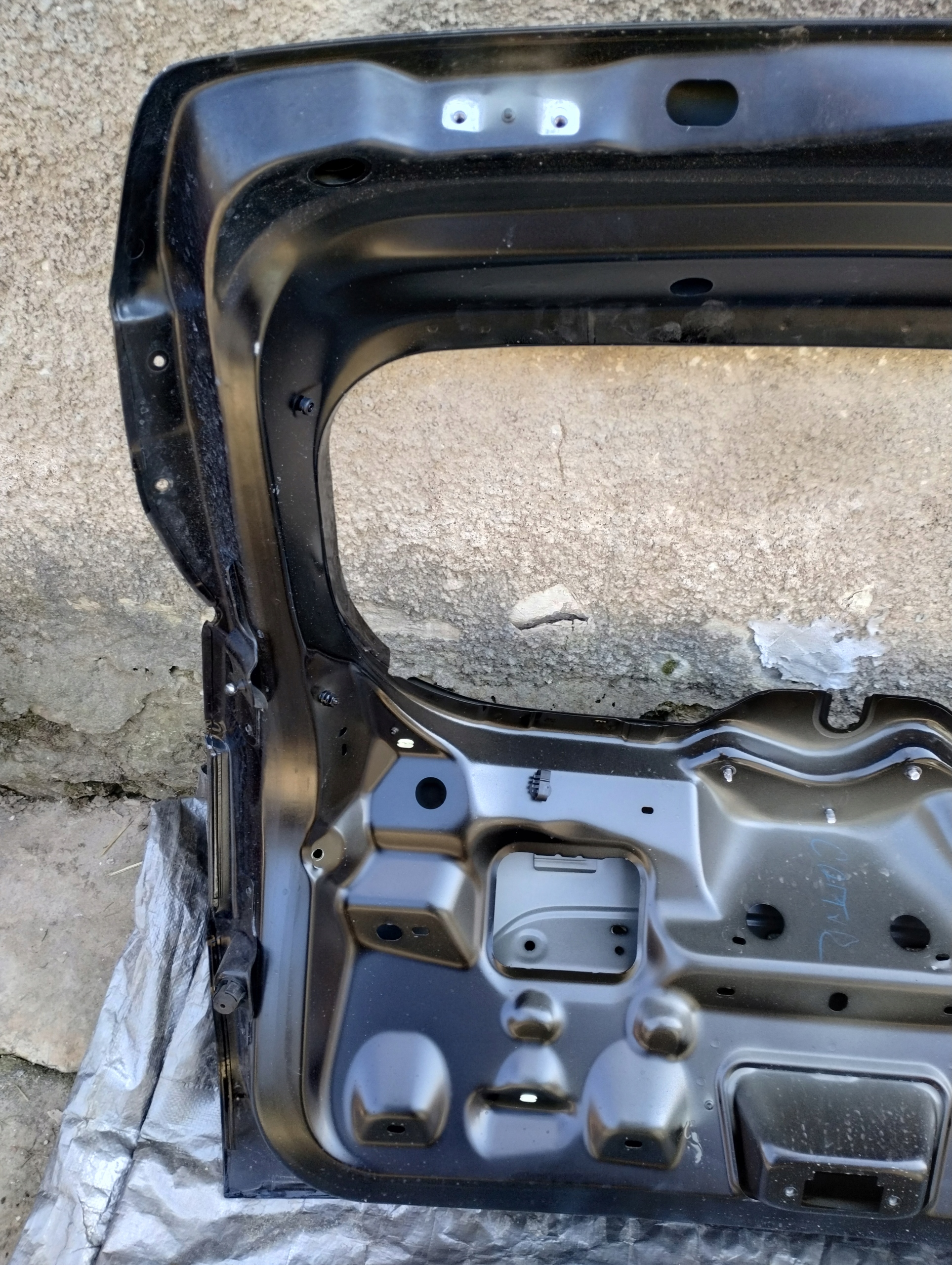 Renault Captur and 13-19 trunk door boot 901523137R originál