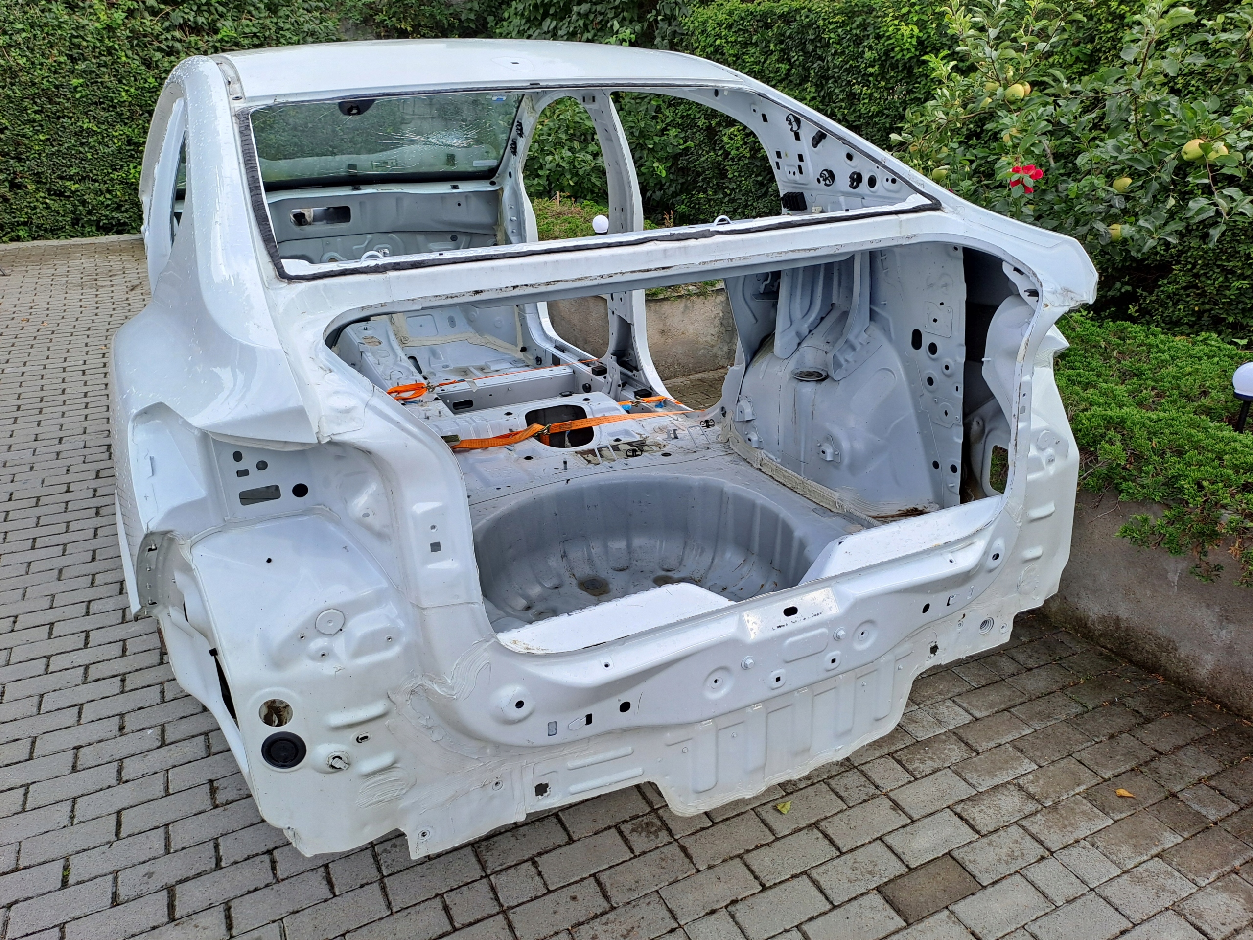 PAS TYLNY TYŁ DUPA WANNA BIAŁA OV369 DACIA LOGAN 3 III 21r