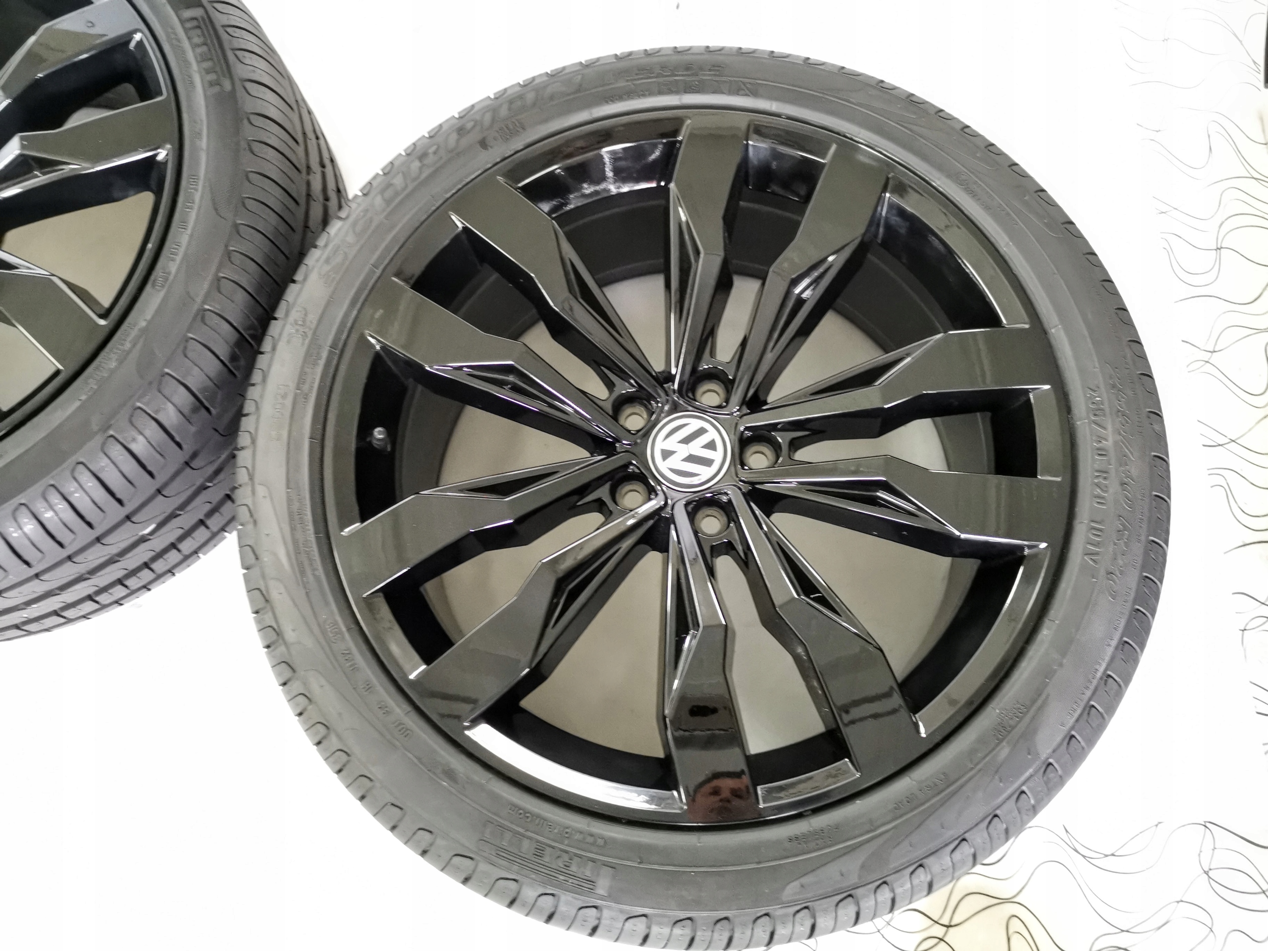 KOŁA FELGI 20' OPONY 255/40 VW TIGUAN 5NA601025G Rozstaw śrub 5x112