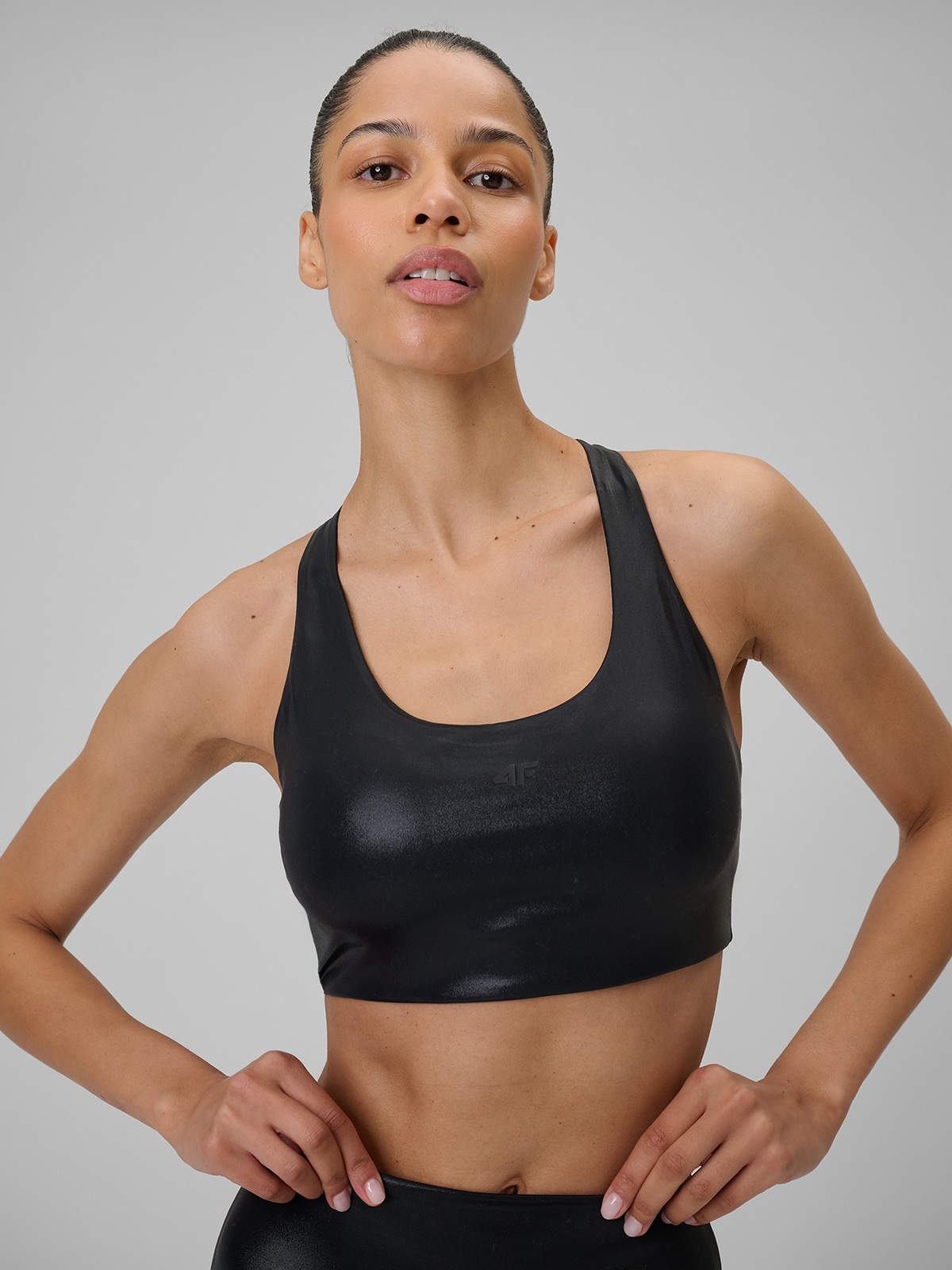 4F Dámská Sportovní Podprsenka Na Jógu Černá, Rychleschnoucí, M