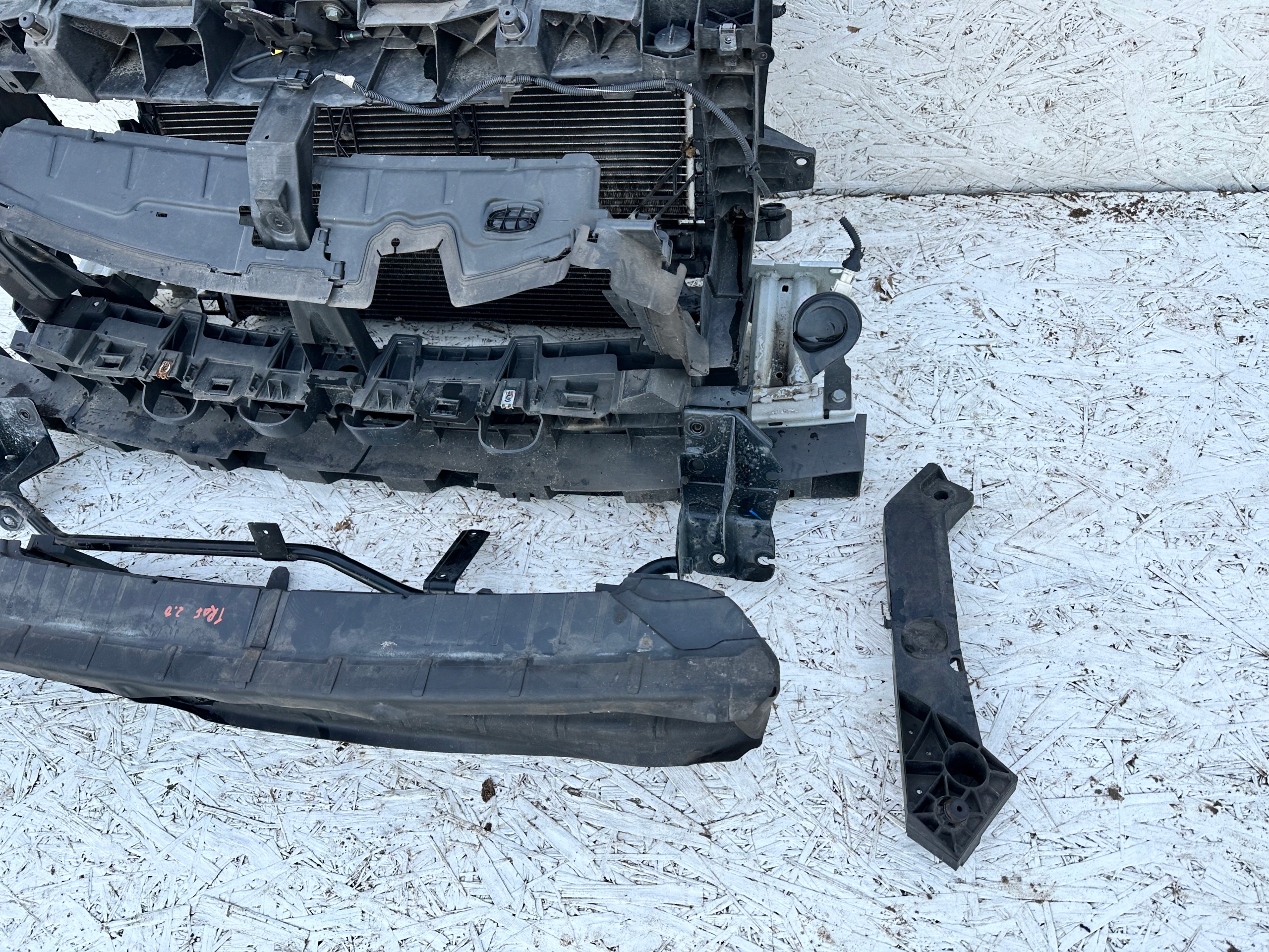 TRAFIC III LIFT PAS PRZEDNI KOMPLETNY BELKA CHŁODNICE 2,0 TDCI Typ samochodu Samochody osobowe