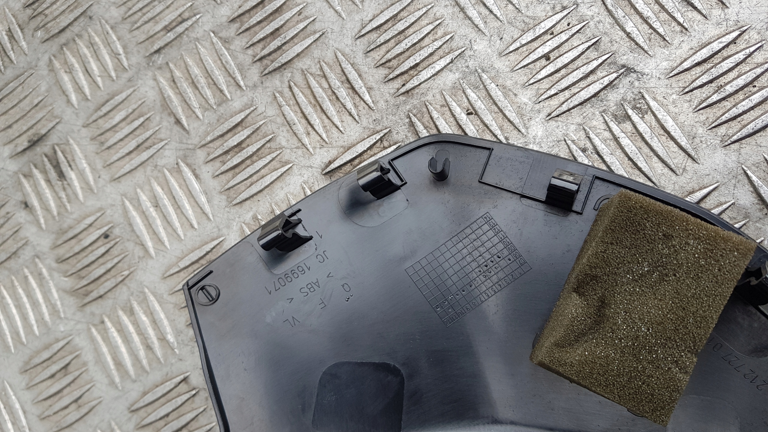 MERCEDES W212 Couvre Console Gauche 2126800307