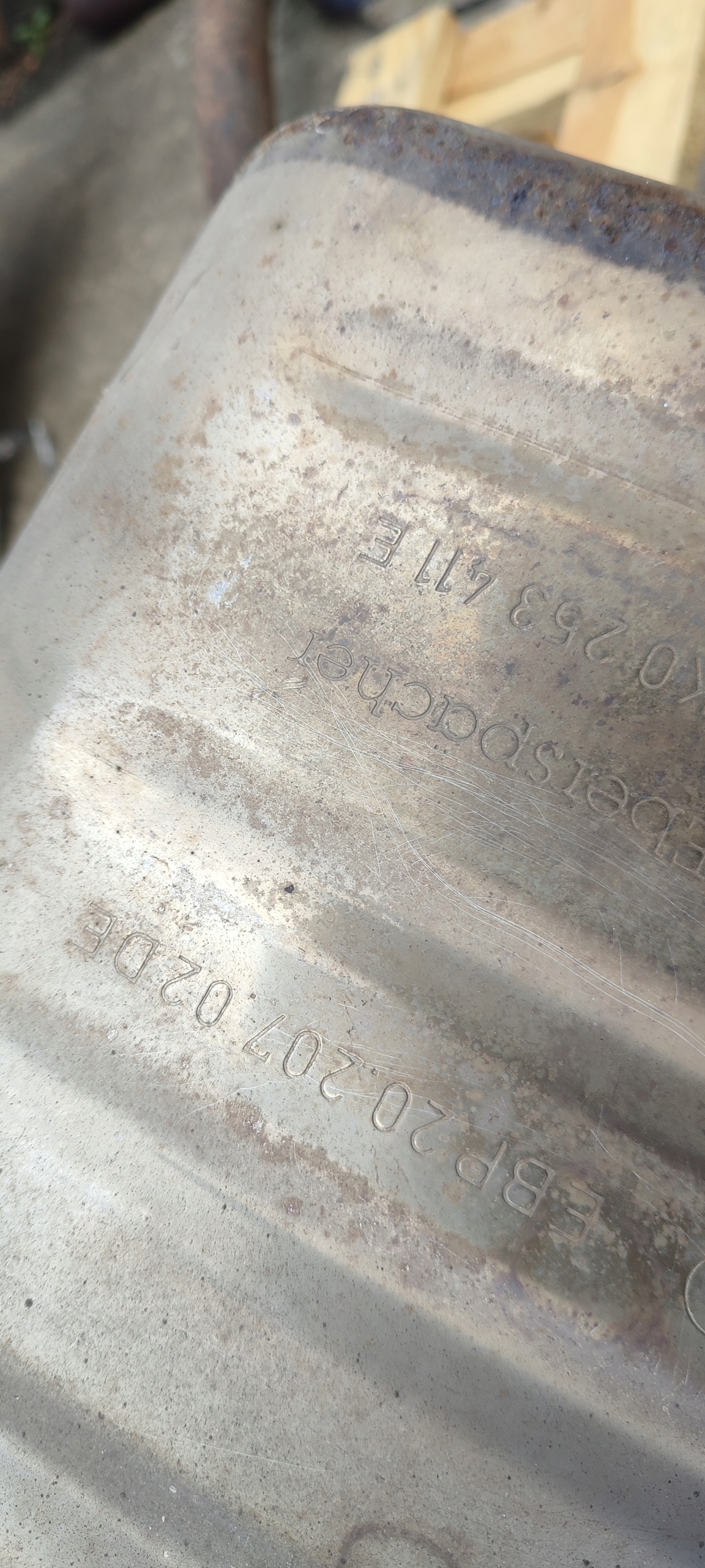 Dämpfer Endschalldämpfer Auspuff mitte AUDI A4 B8 1.8 TFSI 8K0253411E