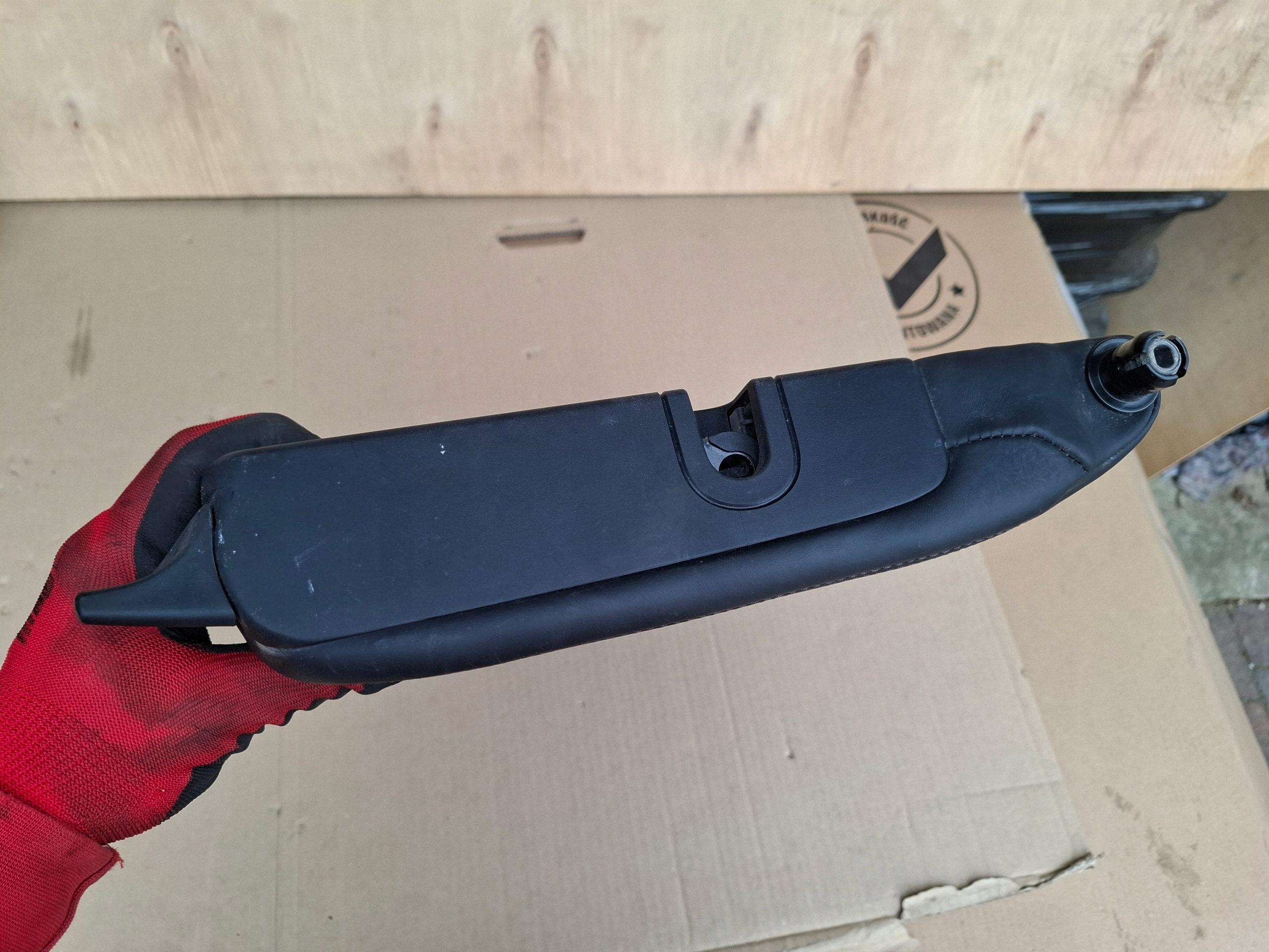 OPARCIE KANAPY rear part left PORSCHE 992 19r