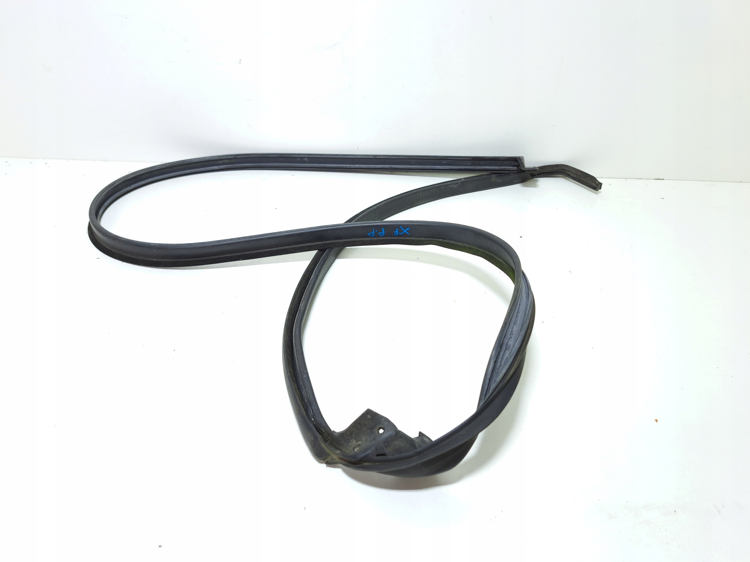 JAGUAR XF И X250 СЕДАН УПЛОТНИТЕЛЬ ДВЕРИ ПЕРЕД ПРАВА