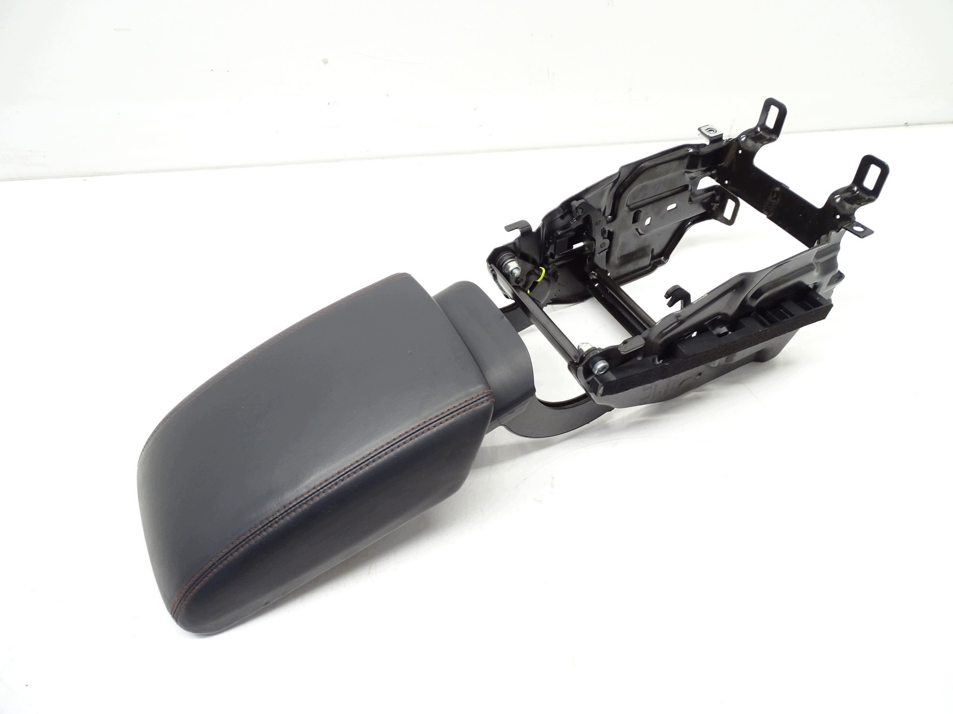 armrest TUNELU central leather AUDI Q5 8R 8R0864283