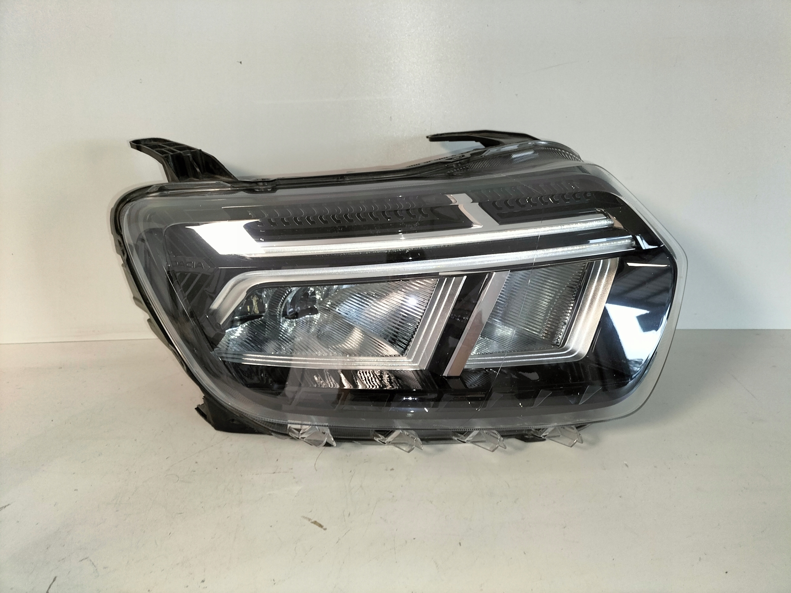 light front reflektor right DACIA DUSTER II LIFT 21