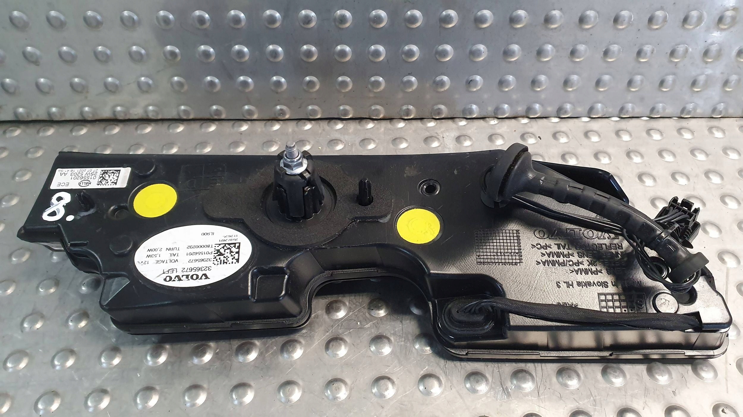 light rear part left VOLVO C40 to the bonnet 21- 32365672