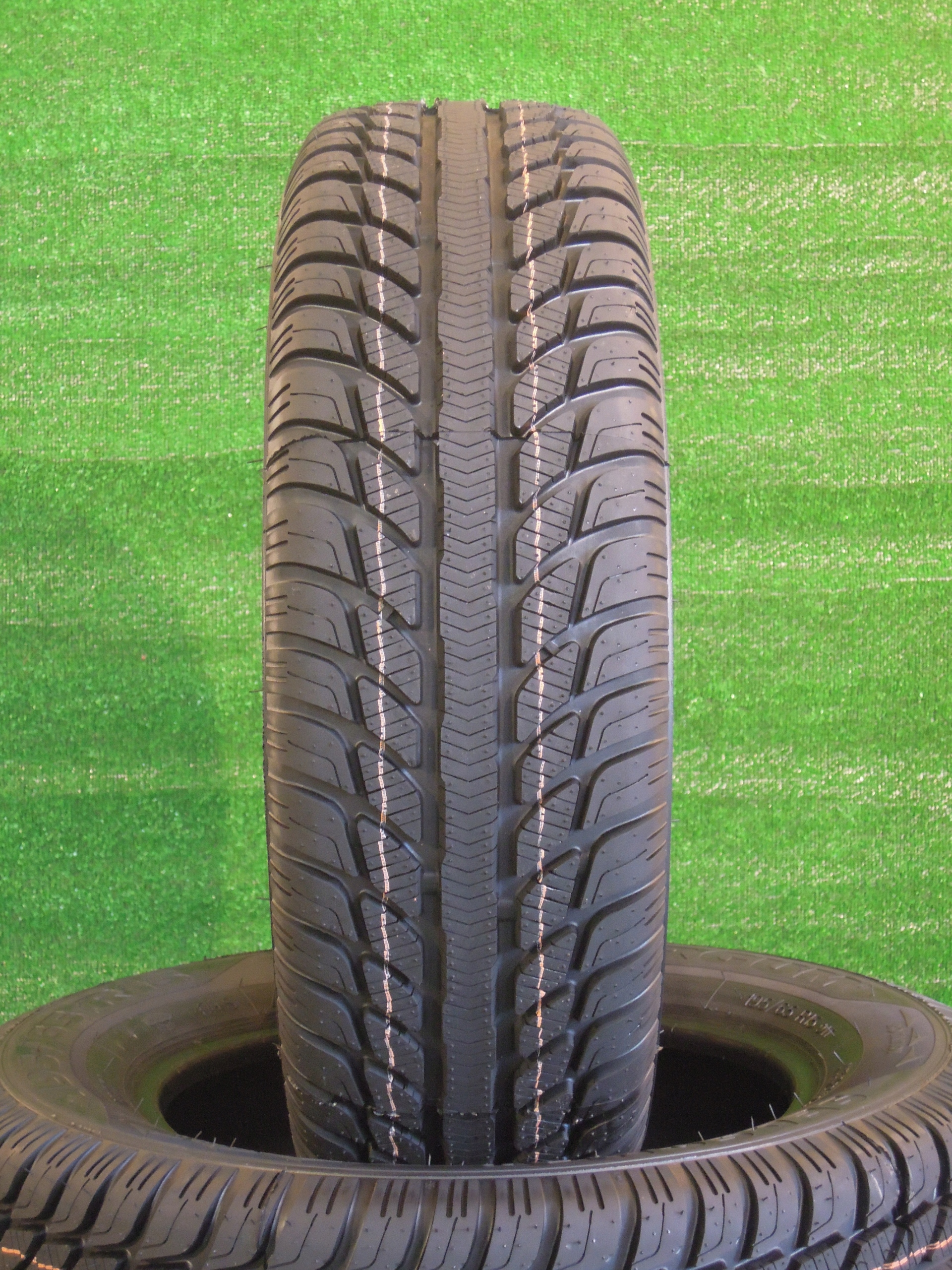 CAŁOROCZNE OPONY 4 X 195/65R15 , TARGUM , SEASONER Kod producenta V1519565S