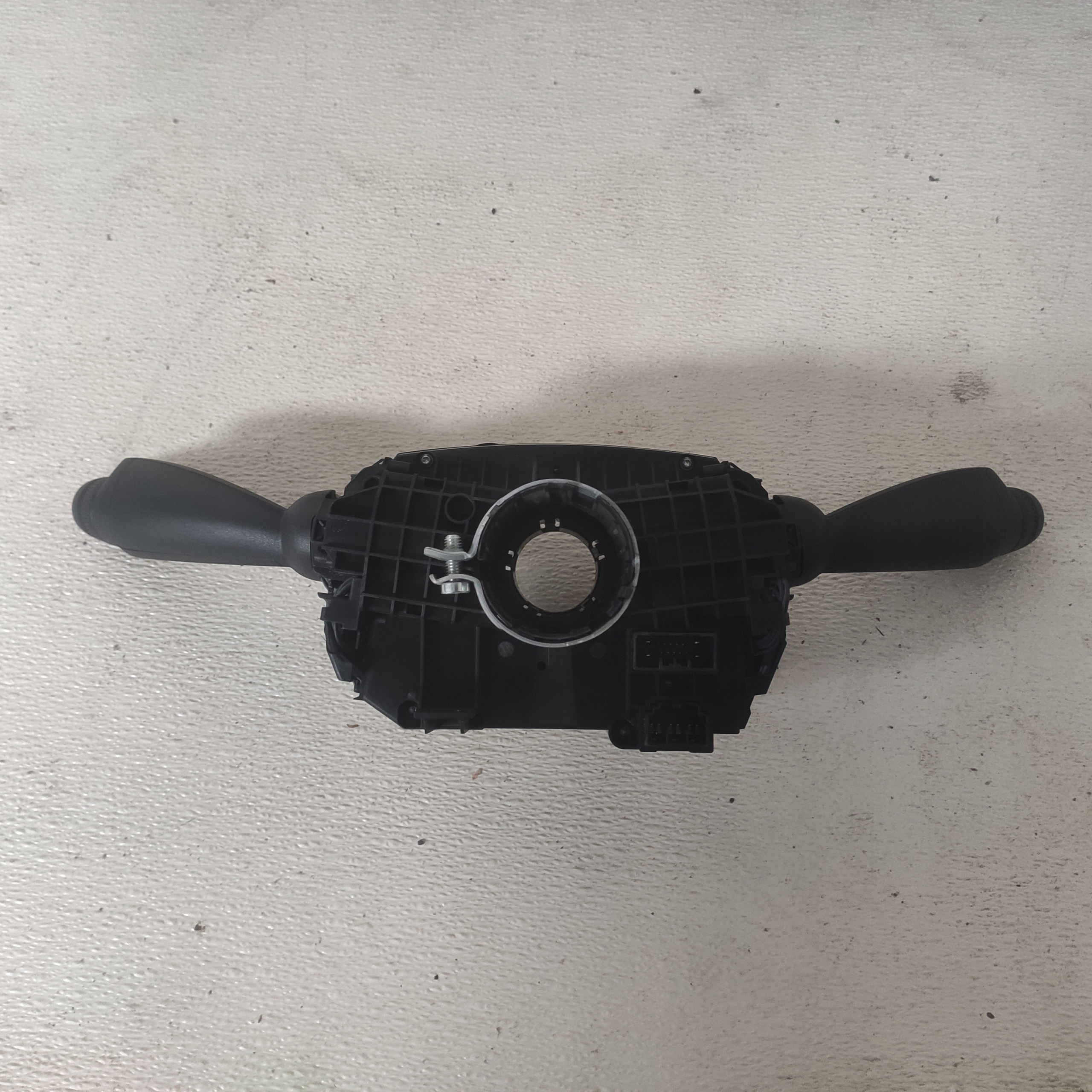 VOLVO XC40 2018 steering wheel levers and controls ring 32266208