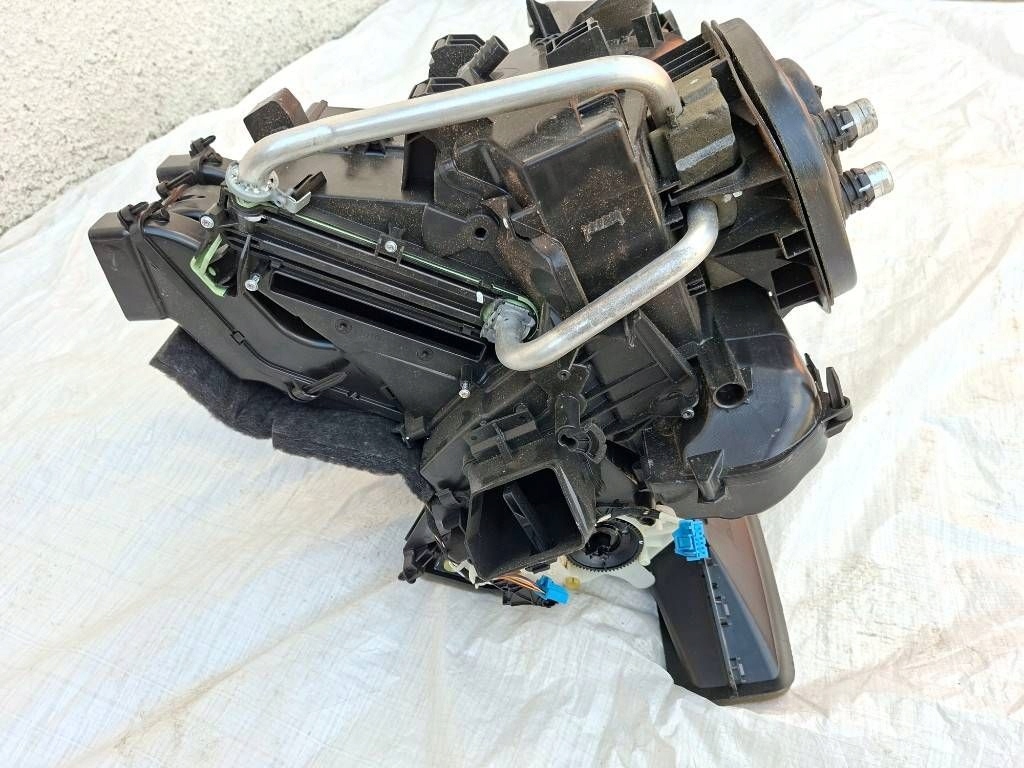 Audi A3 S3 8V 2015 корпус нагреватель 5q1820005ae