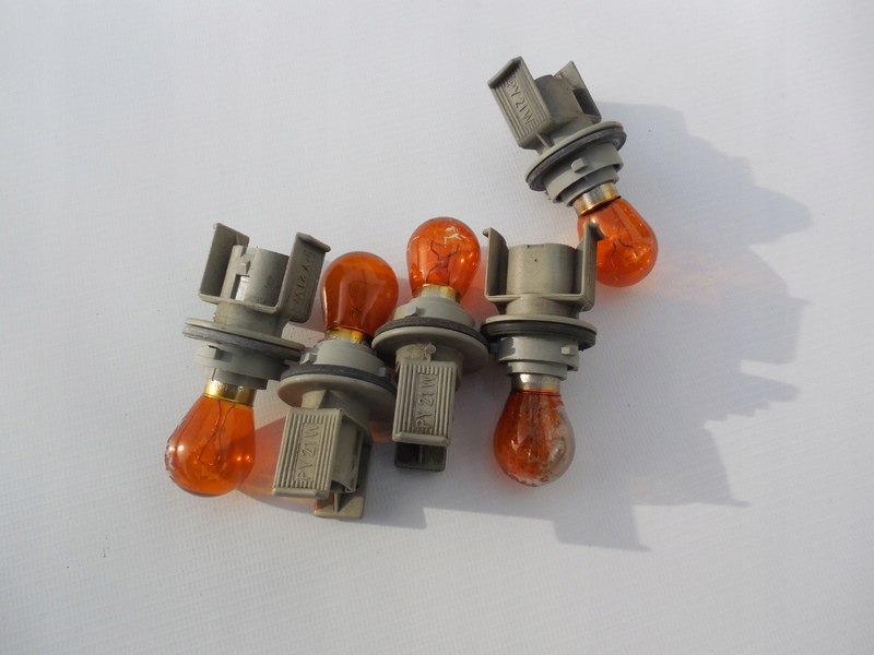 MEGANE SCENIC1I RX4 OPRAWKA ŻARÓWKI KIERUNKOWSKAZU