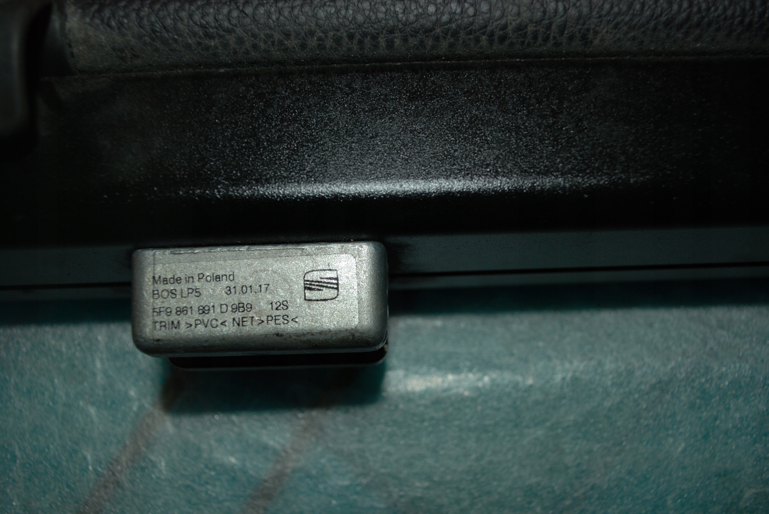 SIATKA BAGAŻNIKA SEAT LEON III KOMBI 2012-2020 Rodzaj siatki