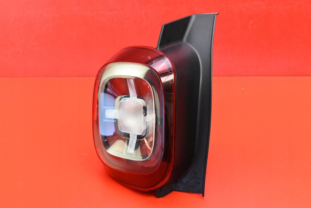 light left rear part rear 265558217R DACIA DUSTER 2 II 17-21