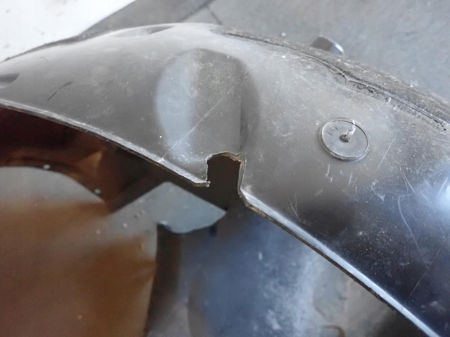 mudguard left front TESLA III 2017- 1081581-00-E