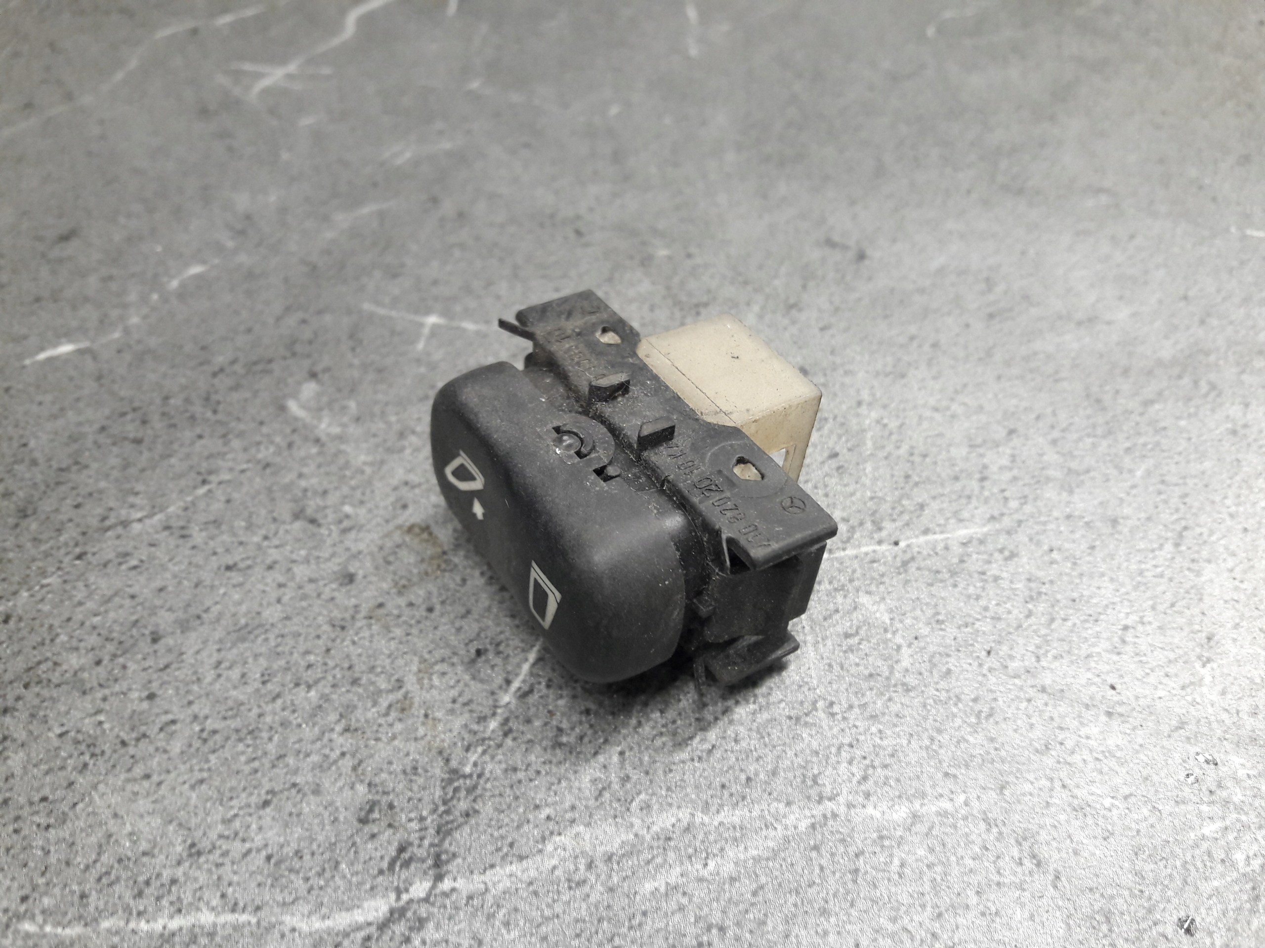 210b202010 przelacznik lusterek mercedes w210 Typ samochodu Samochody osobowe