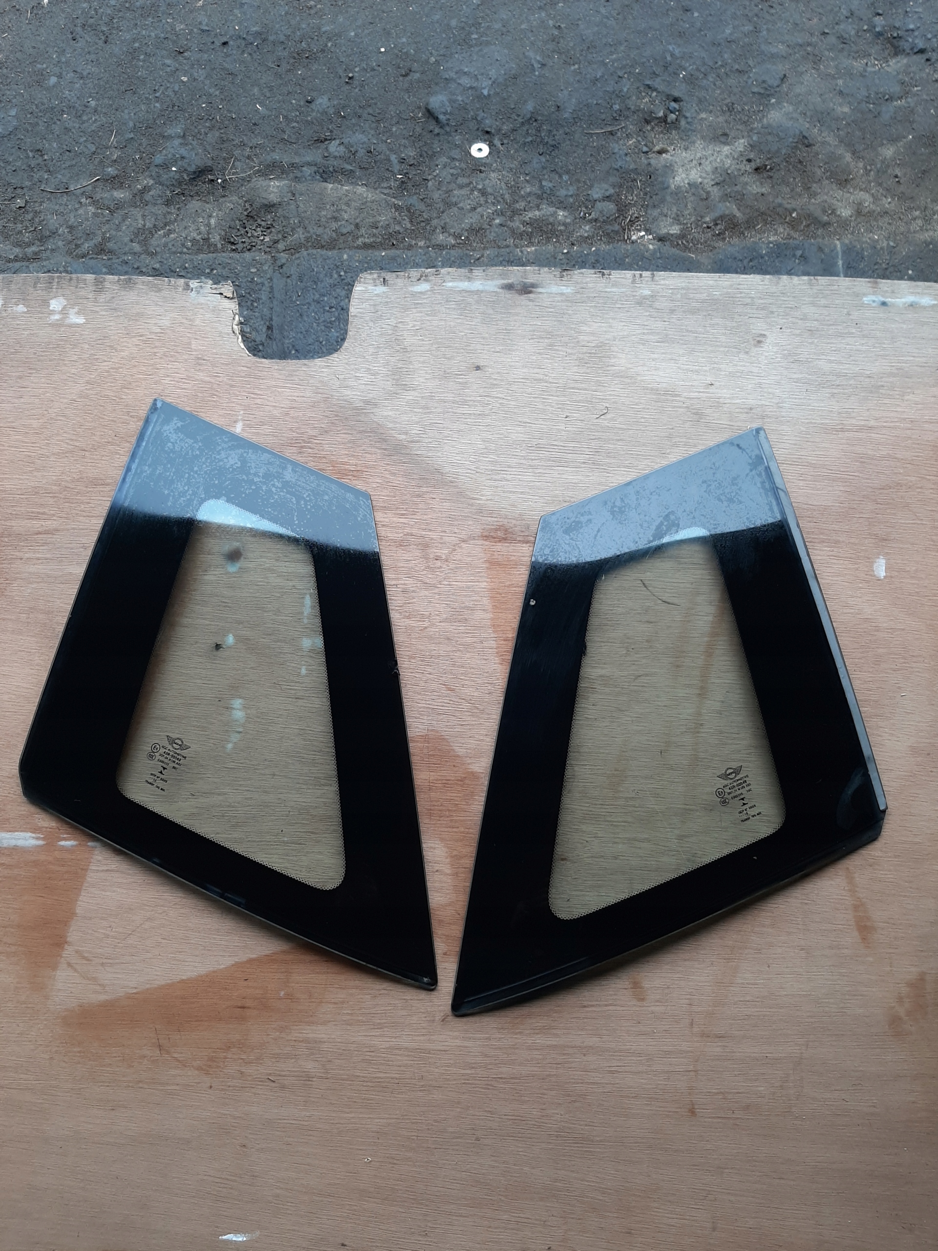 MINI COOPER F55 SZYBA KAROSERYJNA LEWA PRAWA TYLNA