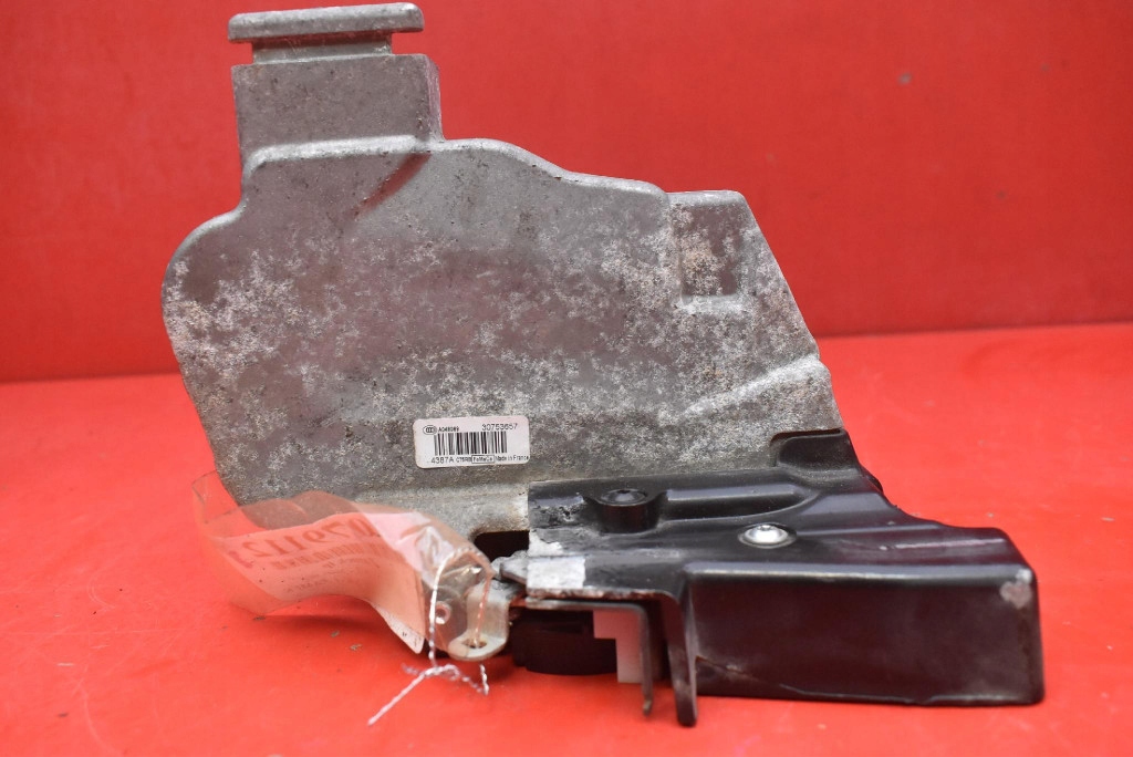 lock door left front front EU 30753657 VOLVO V50 03-11