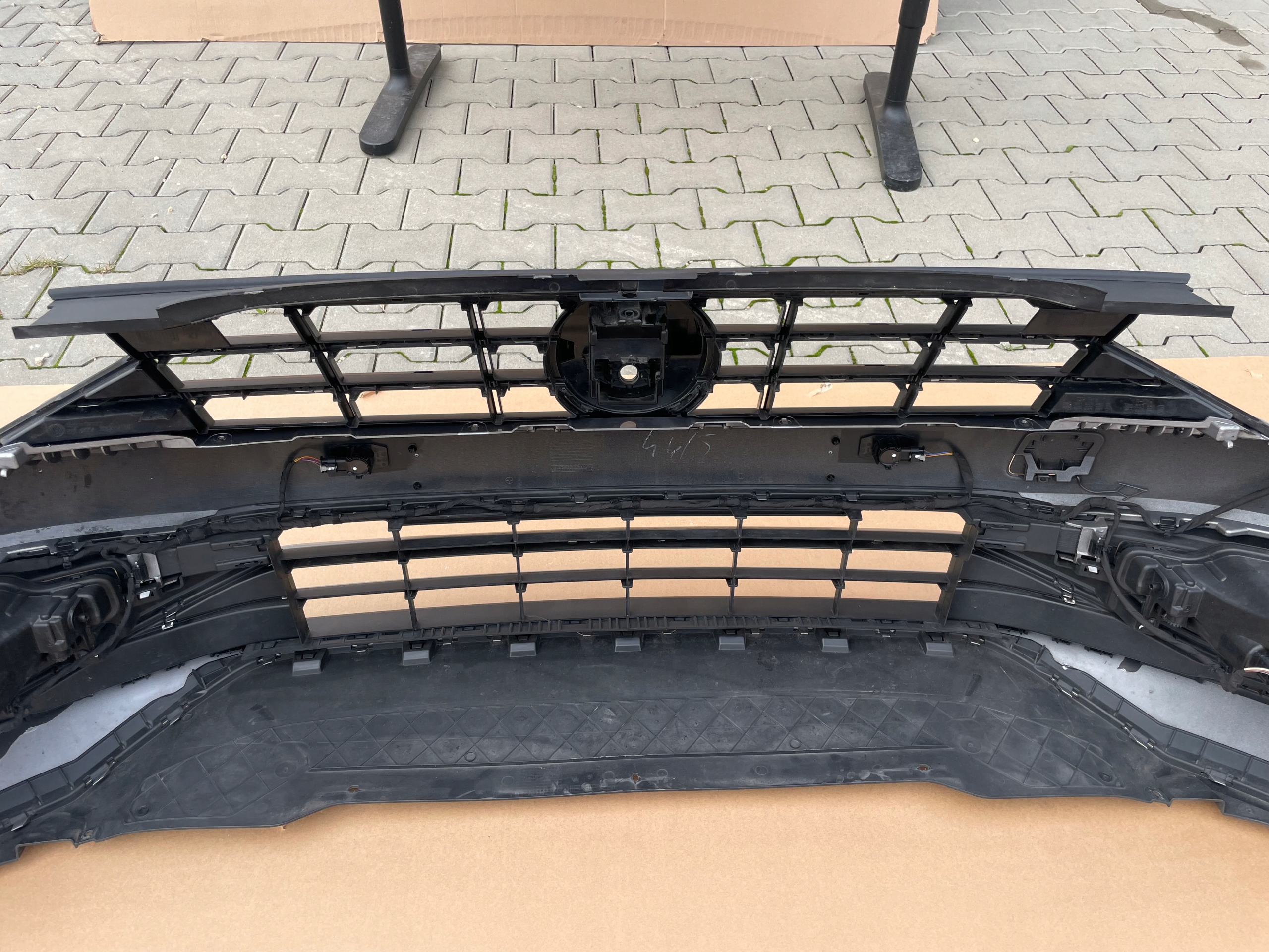 bumper VW PASSAT B8 LIFT PDCX4 W colour LB7S complete