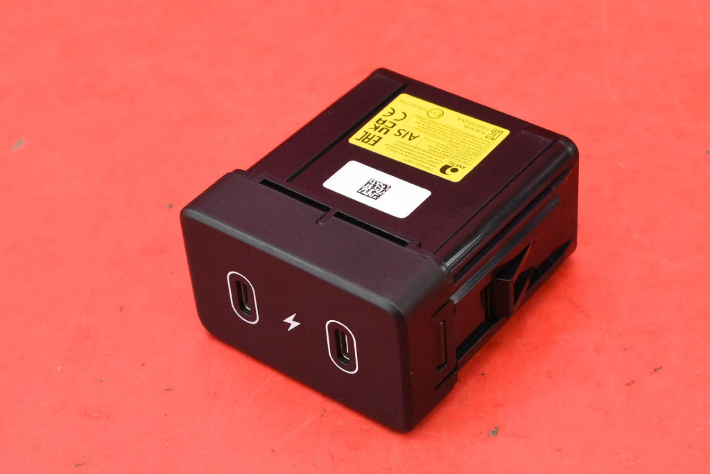 LADOWARKA USB-C 96125K3100 HYUNDAI KONA 2 II 23-25