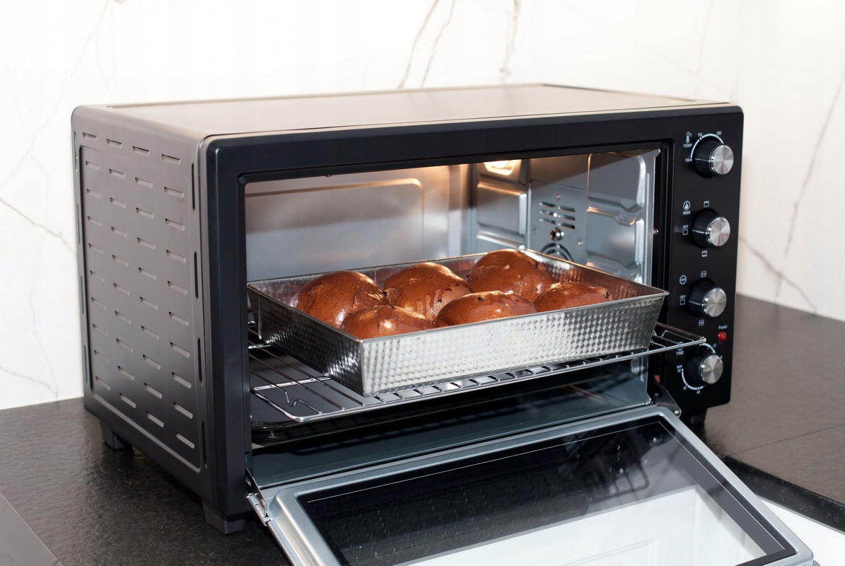 MINI PIEKARNIK WOLNOSTOJĄCY 65L BERLINGER TERMOOBIEG ROŻNO ŚWIATŁO 2X SZYBA Kolor dominujący czarny