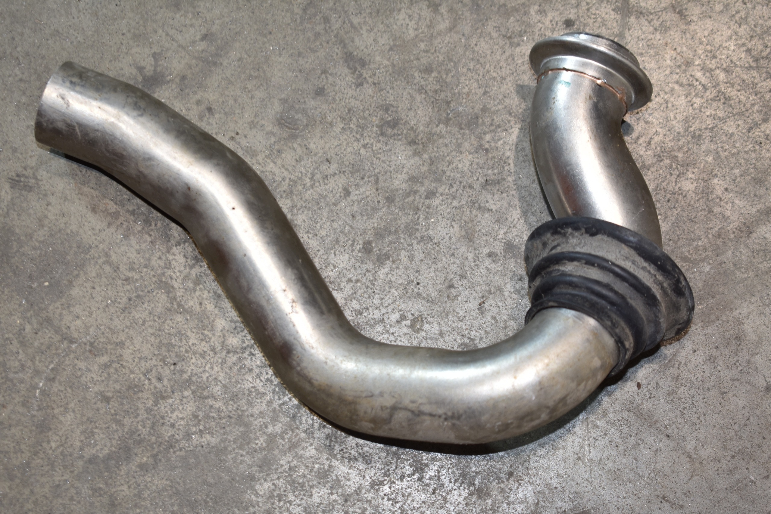 perfect condition pipe air hose MERCEDES W214 1