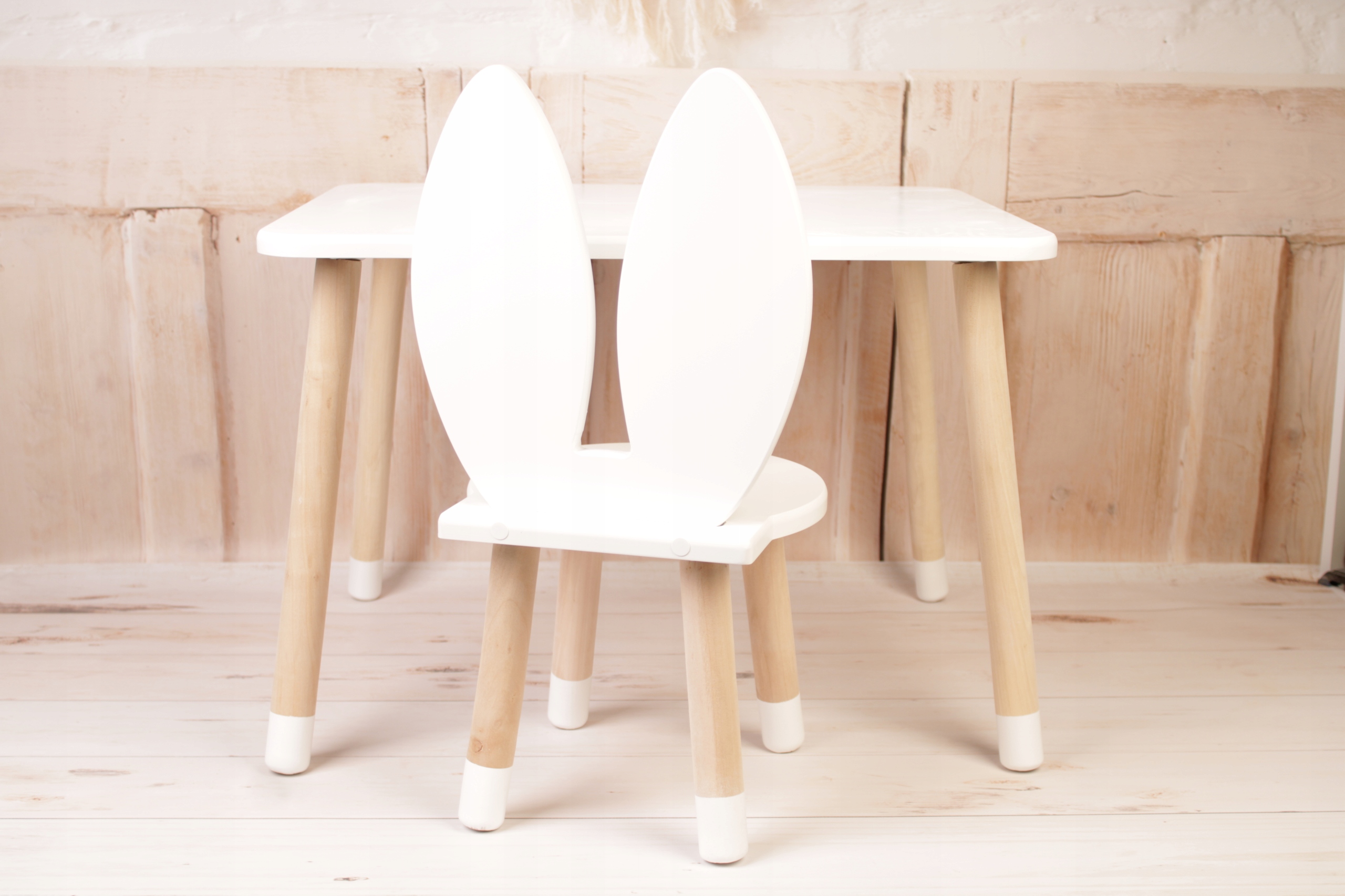 Zestaw Mebli Królik, stół z jednym krzesłem Kolor mebla biały