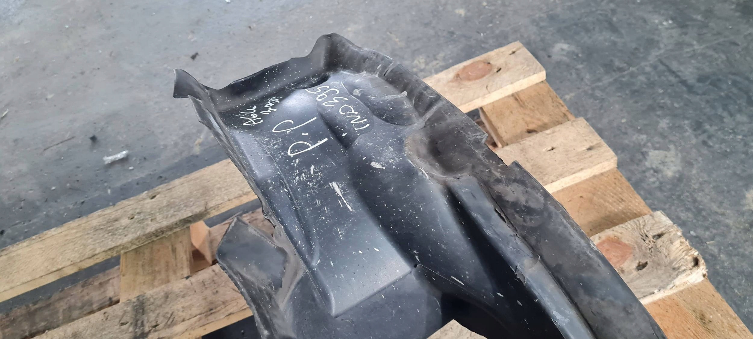 A6 C6 LIFT steering wheel, intake air right front 3.0 TDI 4F0145334J