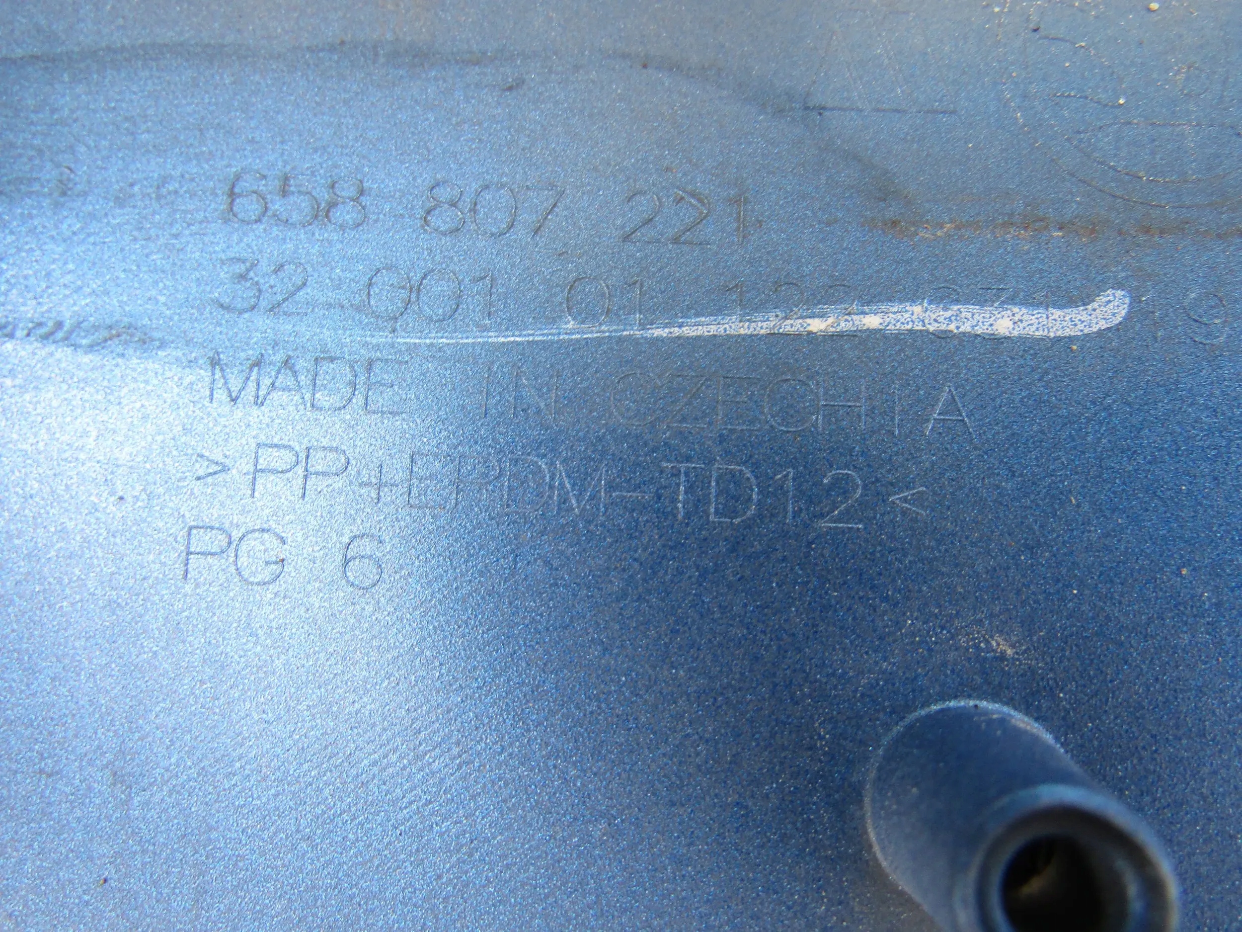 бампер перед передний SKODA KAMIQ 19r 2019 658807221 04.25