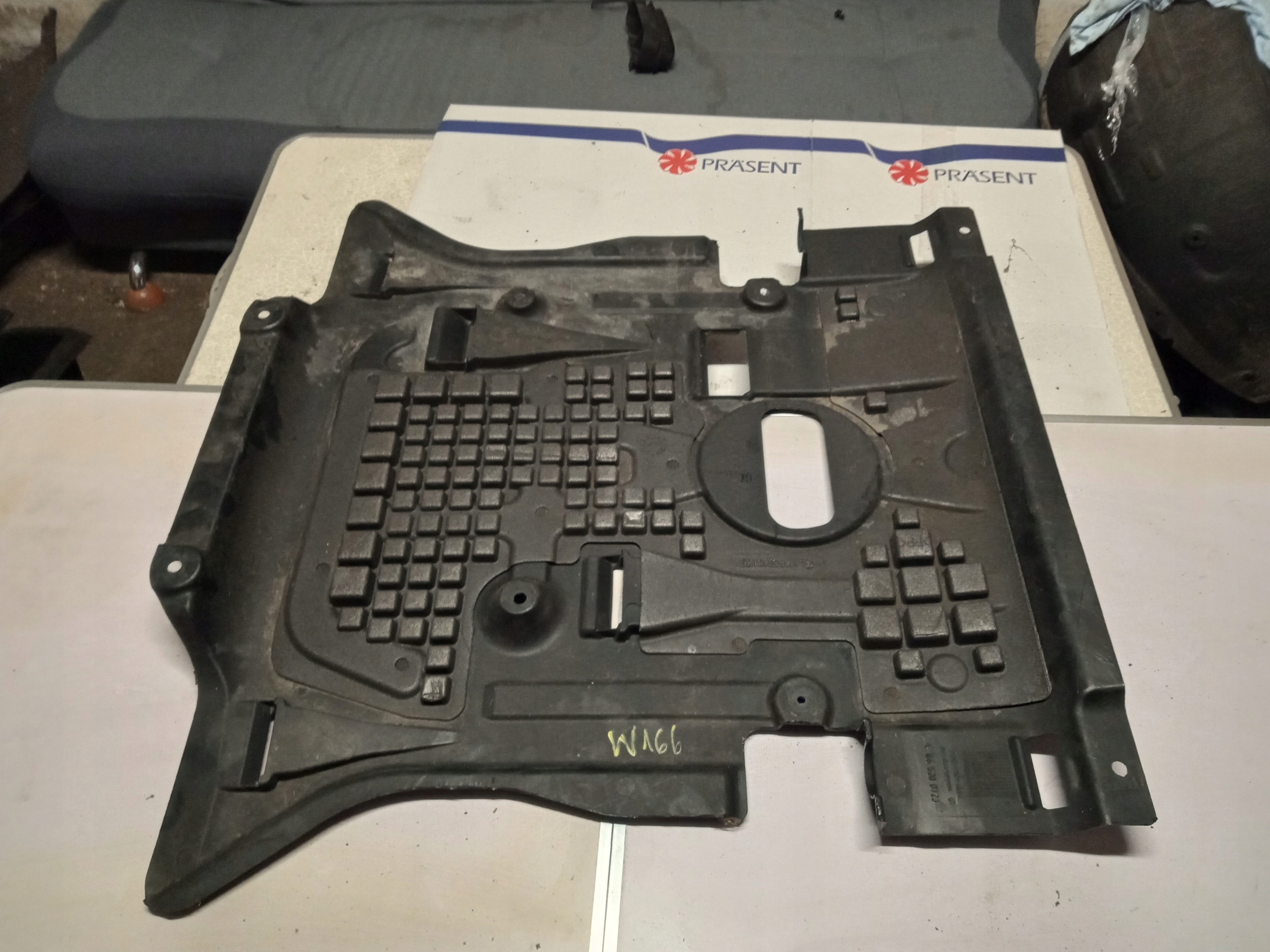 MERCEDES 166 OSŁONA POD SILNIK PŁYTA OBUDOWA A1665200723