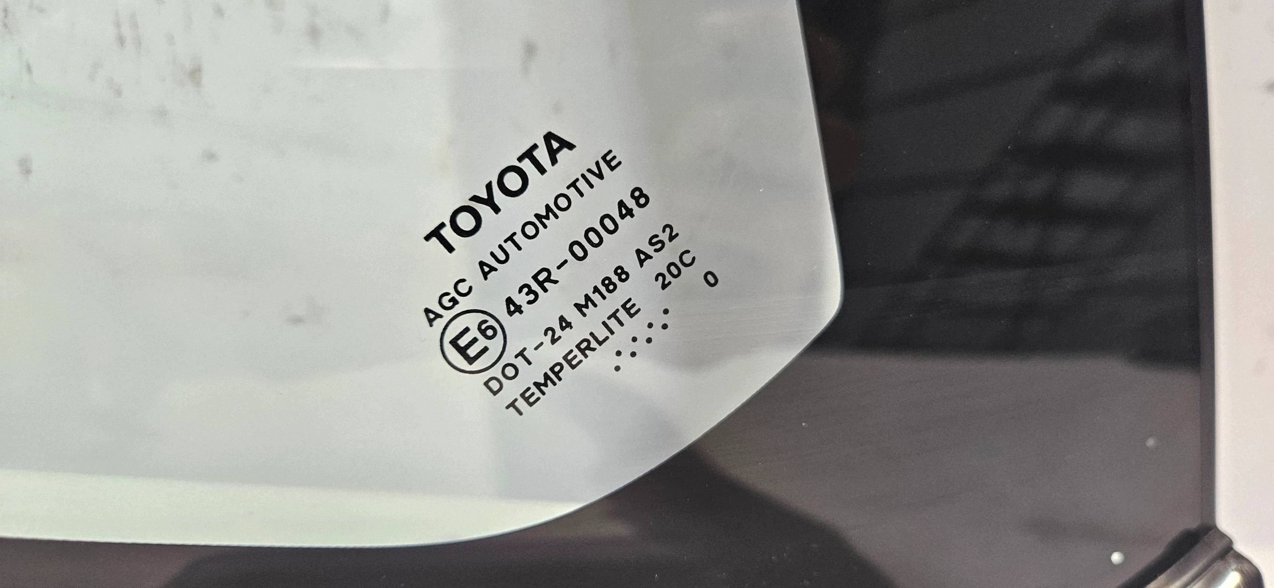 ablak oldalsó hátso jobb oldal Toyota Auris E210 6271002170