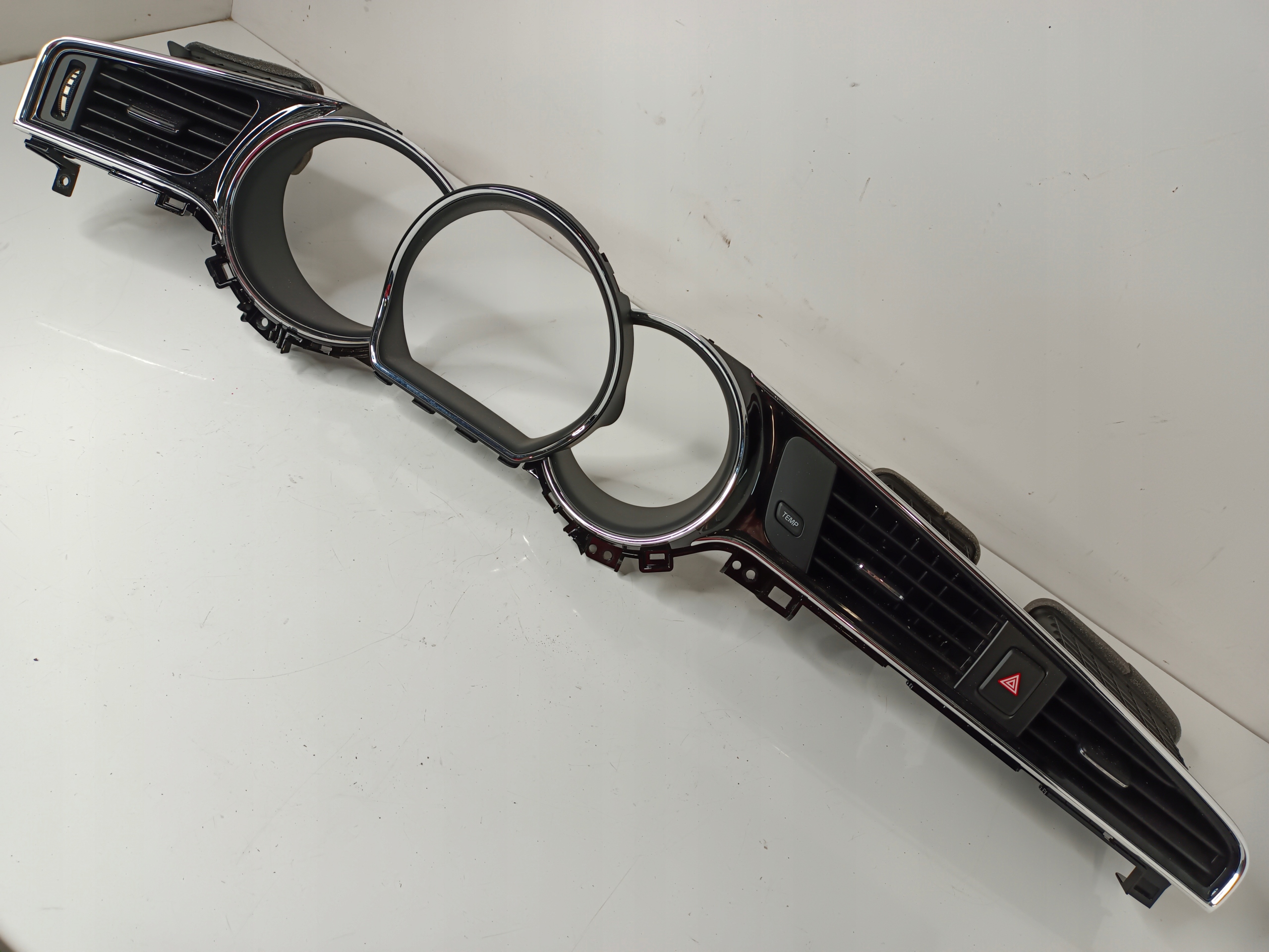 ВЕНТИЛЯЦИОННЫЕ РЕШЕТКИ KIA CEED II GT LIFT ЕВРОПА