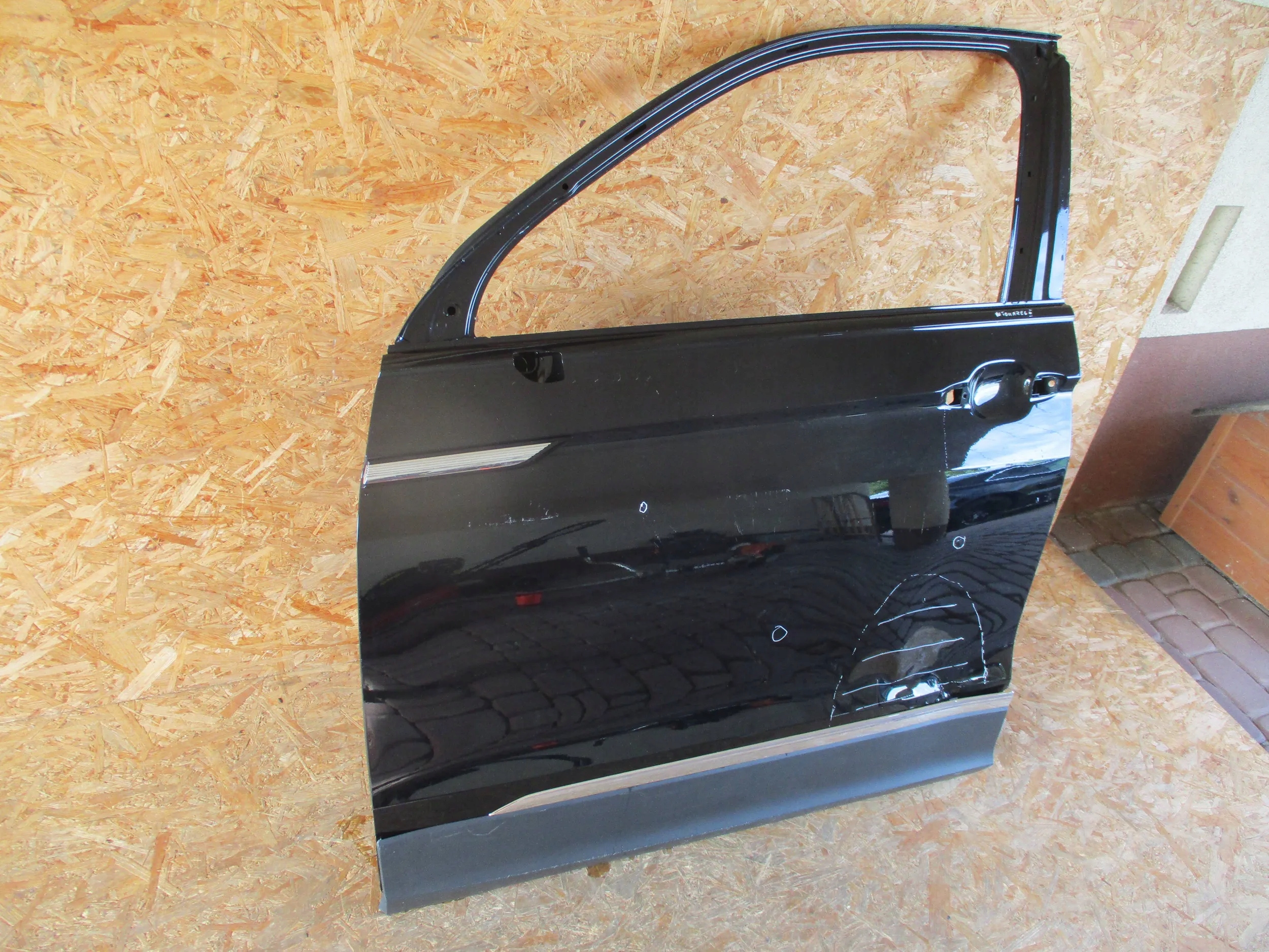 door front front left VW TOUAREG III 760