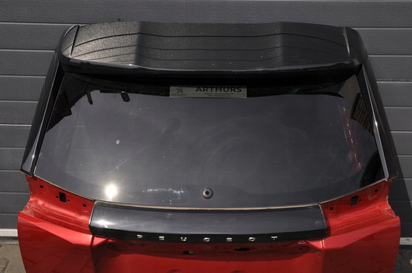 PEUGEOT 2008 II 19- KLAPA BAGAŻNIKA TYŁ SZYBA EVH Strona zabudowy tył