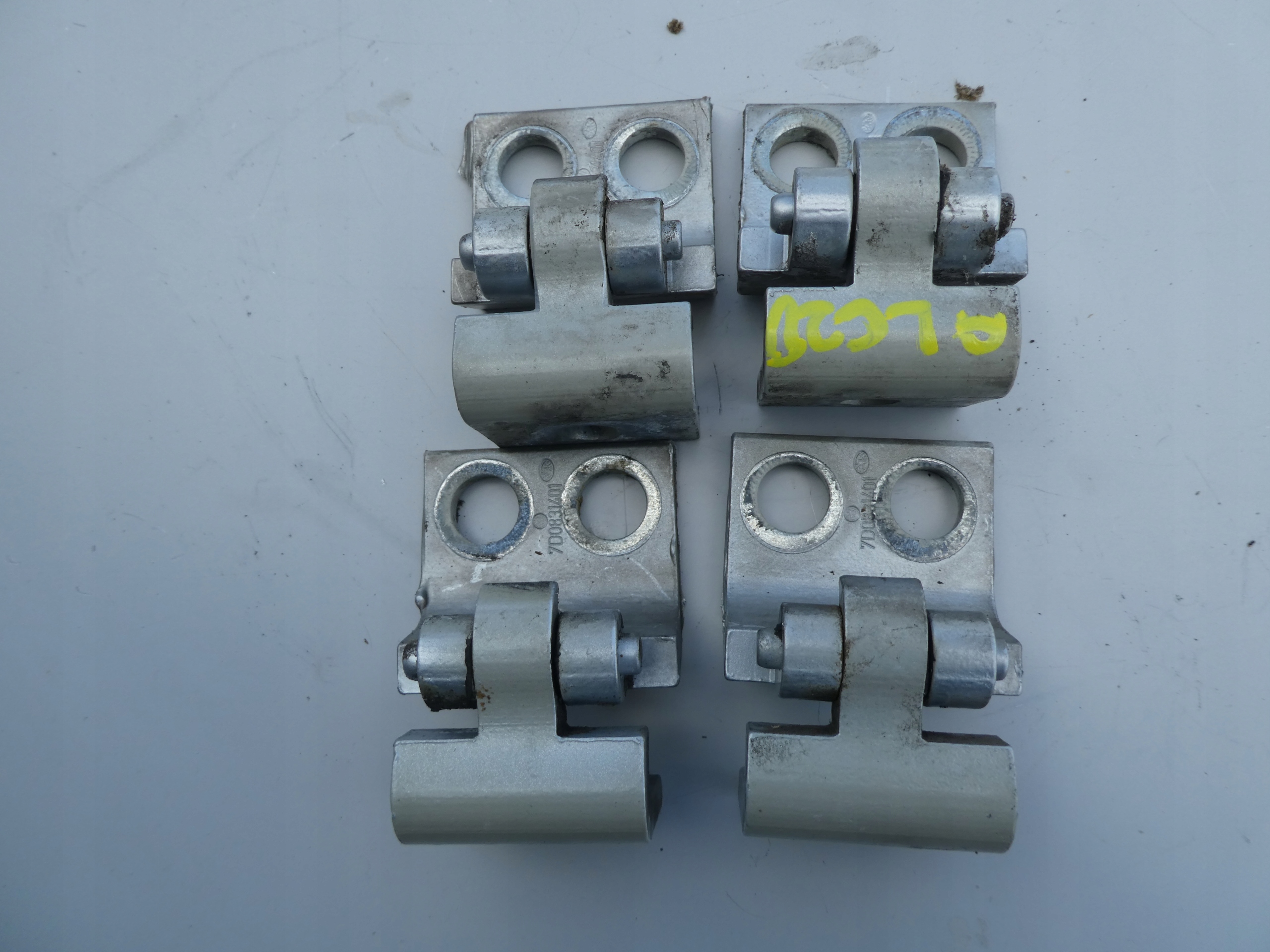 hinge door left AUDI A4 B8 8K0831401E