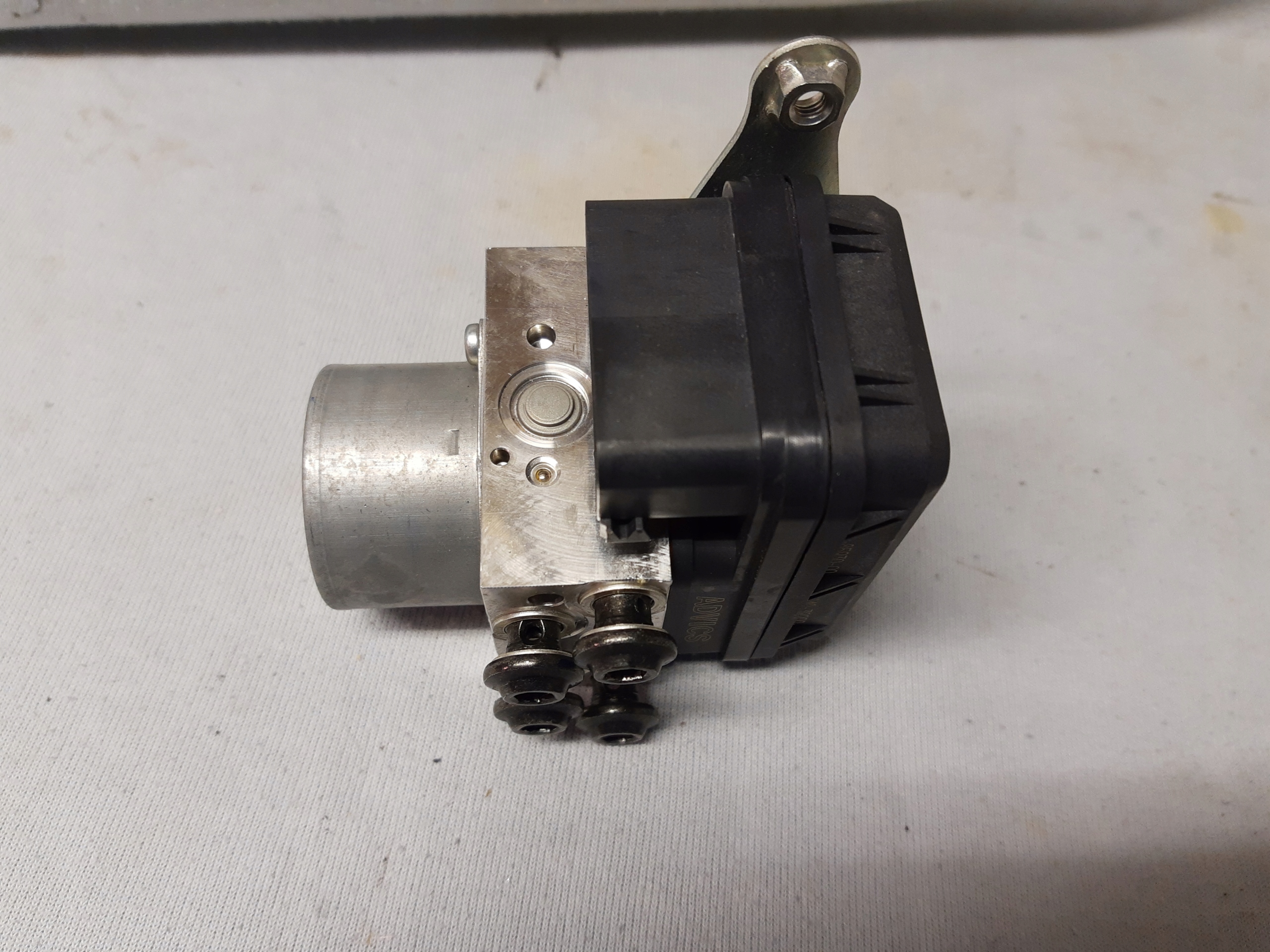 B50-85930-00 - YAMAHA MT-09 2017R насос ABS